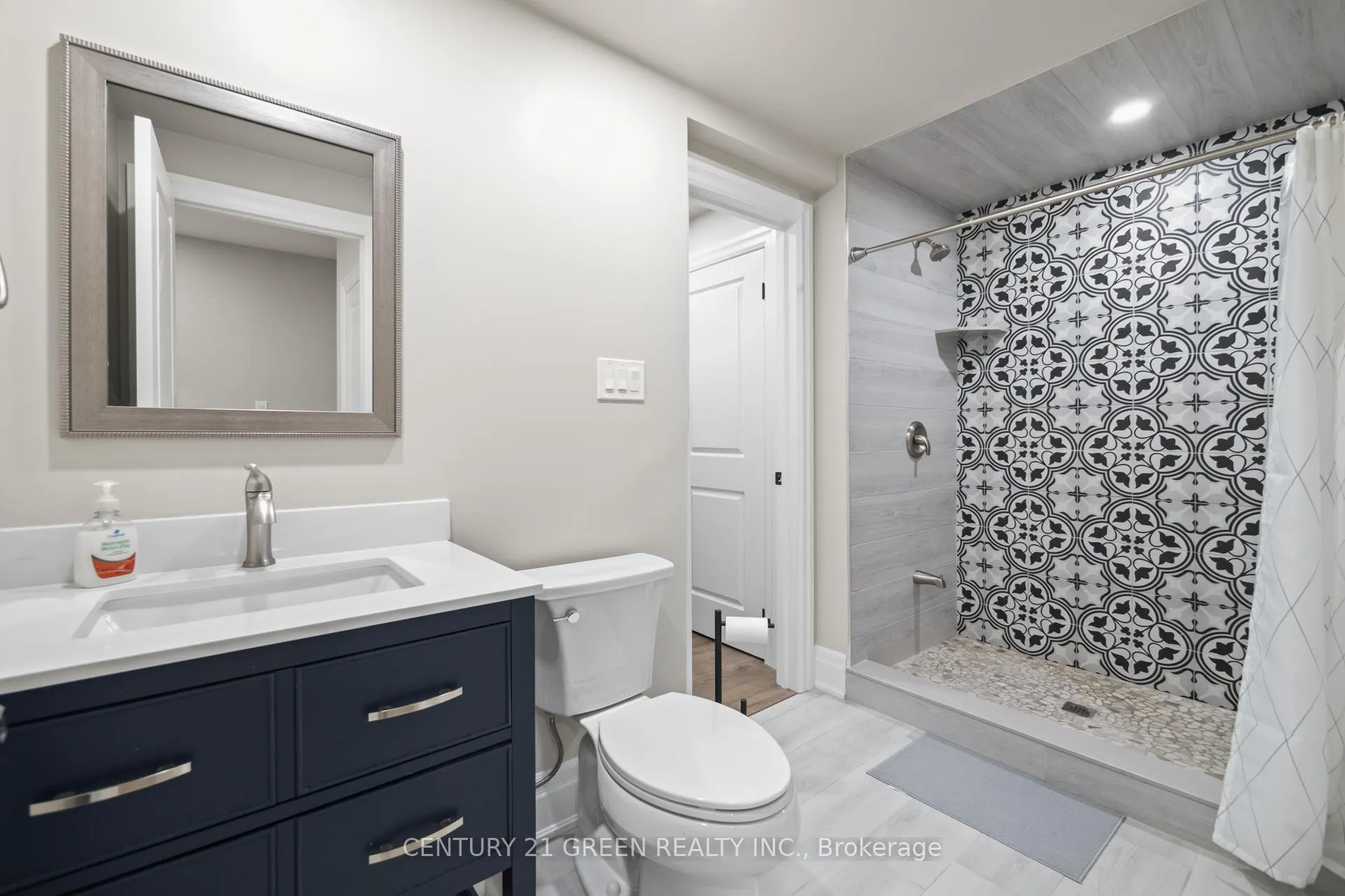 Photo 45 of 679 Hiawatha Boulevard, Hamilton, Ancaster — HOMEH