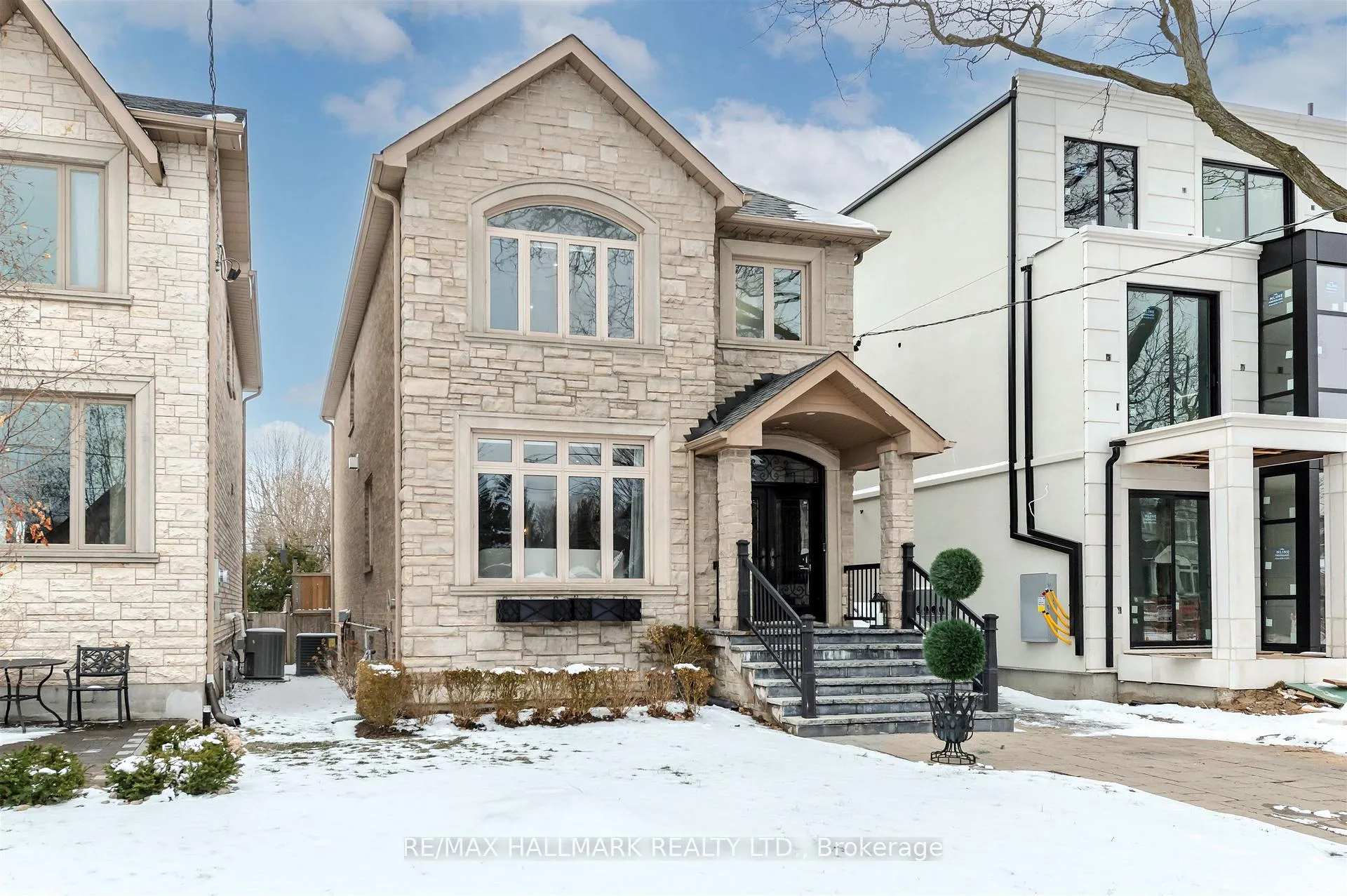 Photo 2 of 52 Athlone Road, Toronto, East York — HOMEH