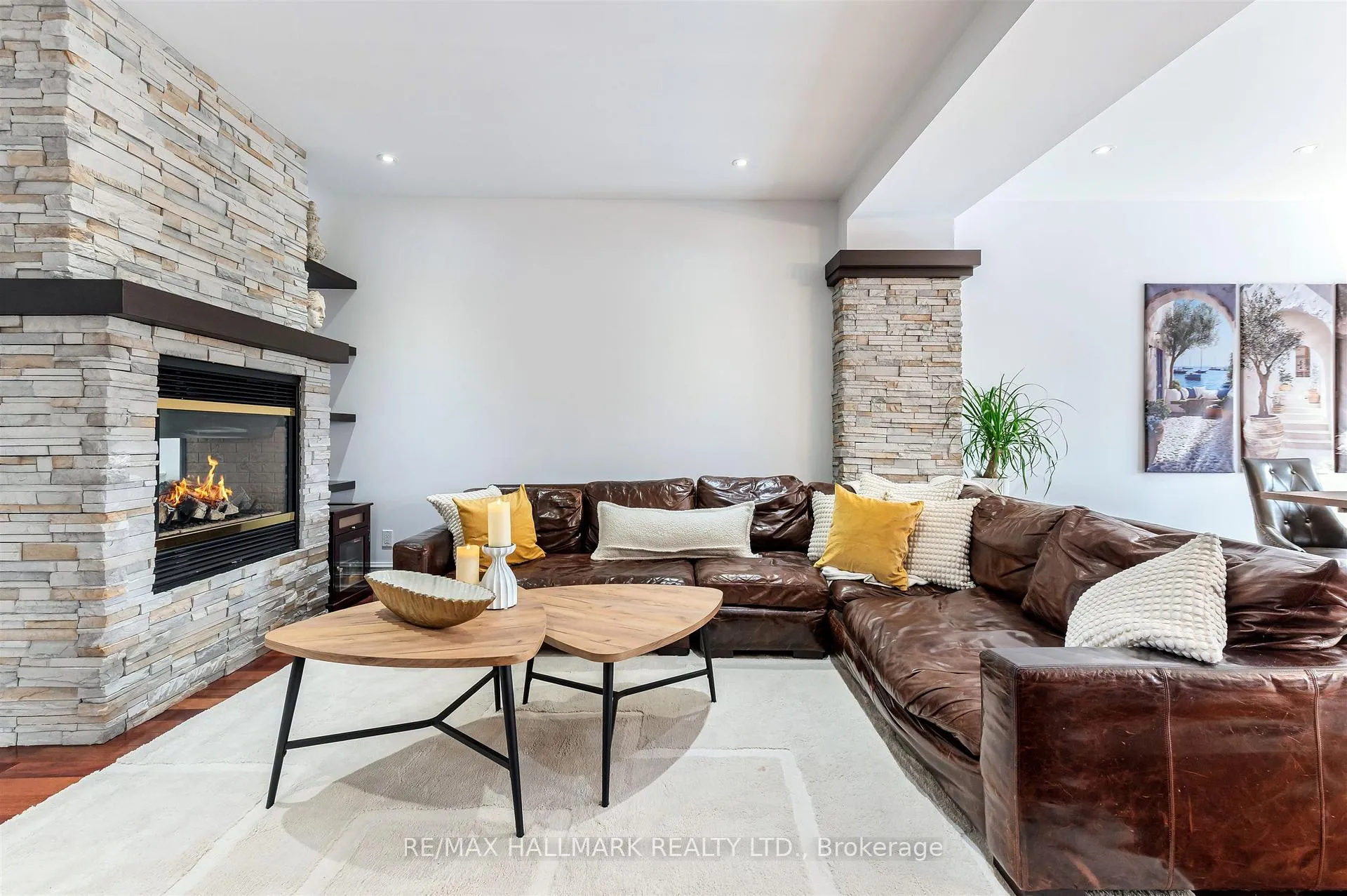 Photo 12 of 52 Athlone Road, Toronto, East York — HOMEH