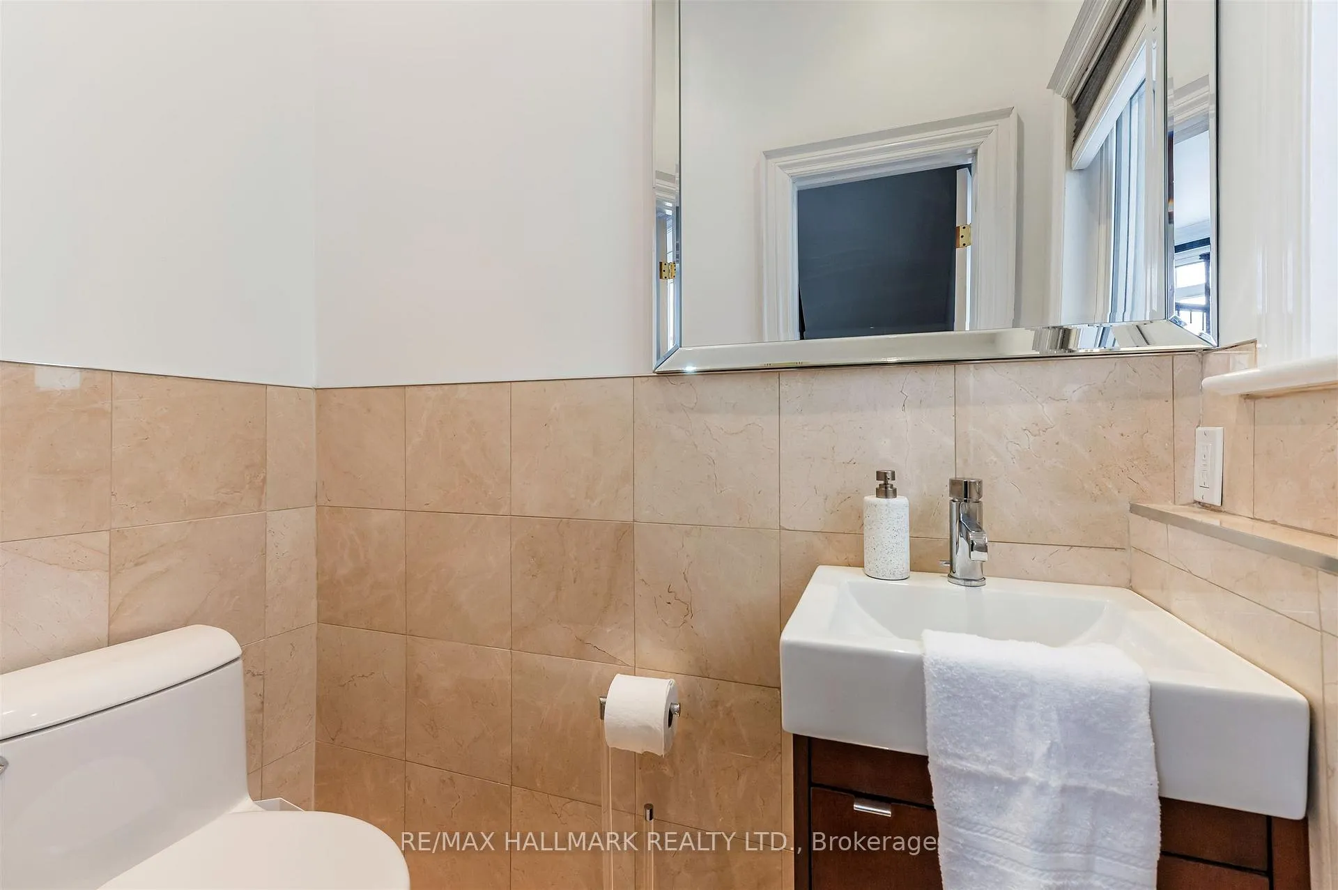 Photo 21 of 52 Athlone Road, Toronto, East York — HOMEH