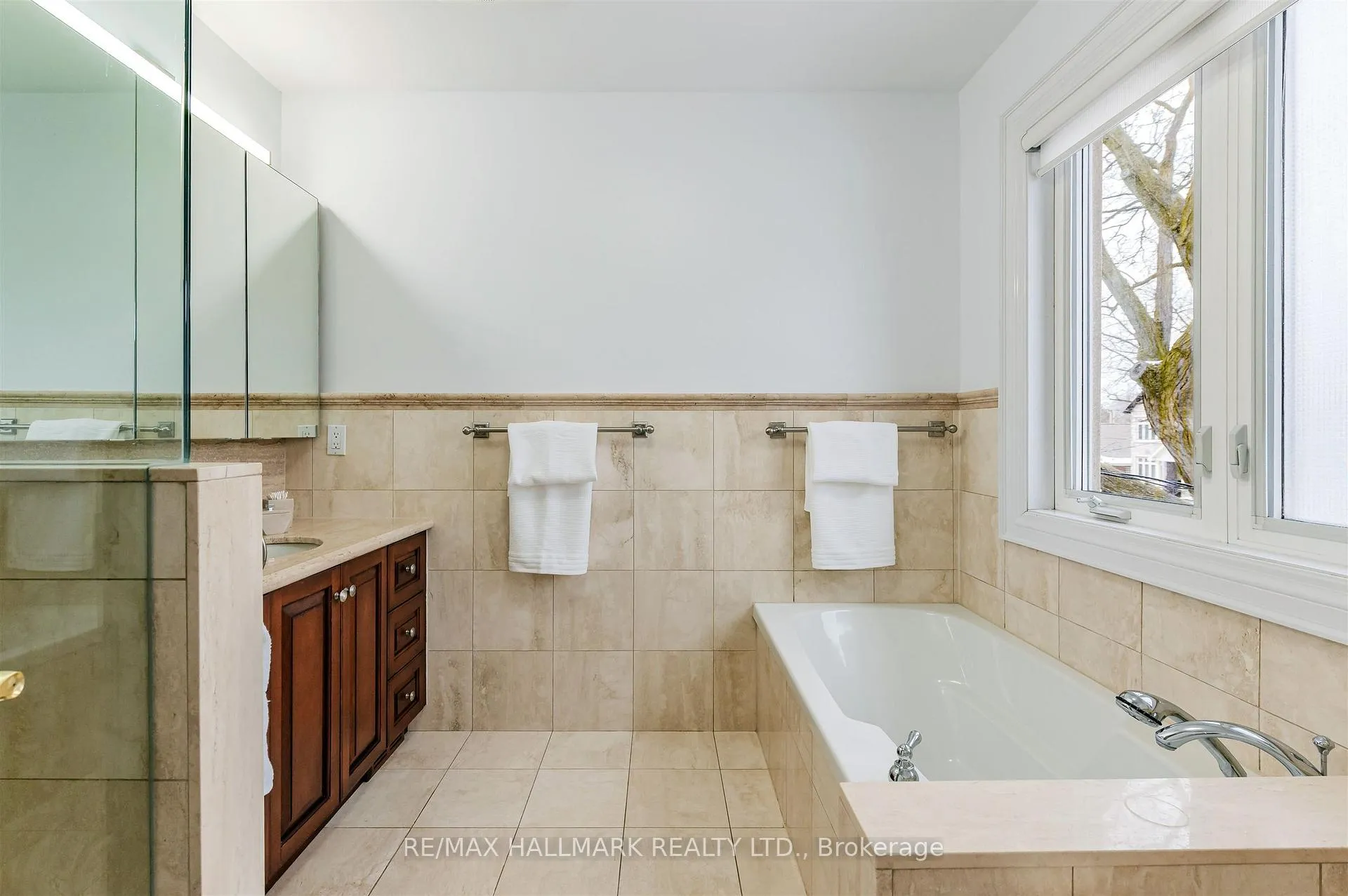 Photo 27 of 52 Athlone Road, Toronto, East York — HOMEH