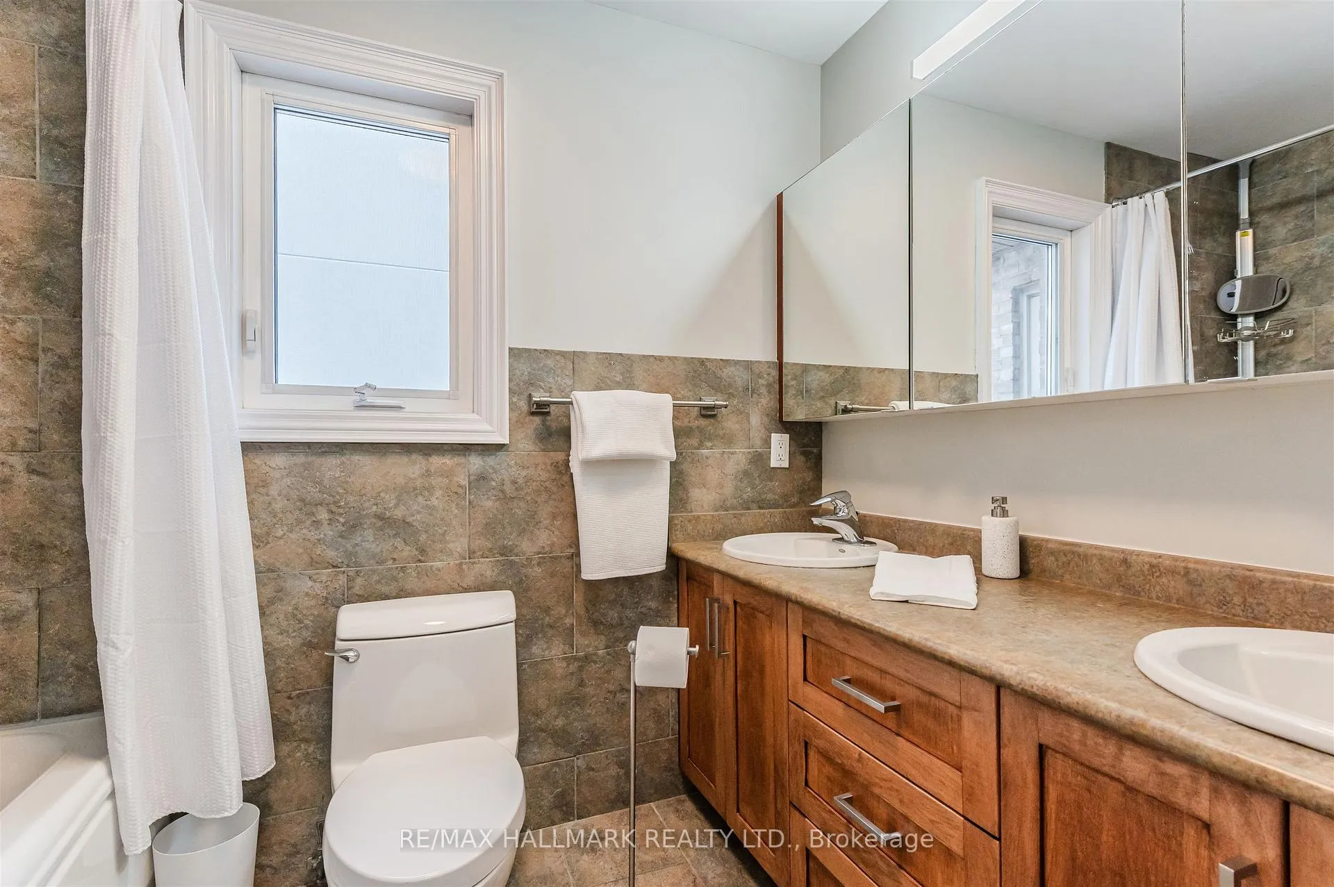 Photo 35 of 52 Athlone Road, Toronto, East York — HOMEH