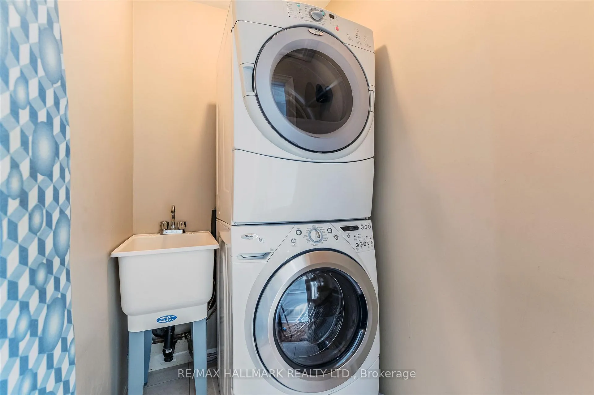 Photo 36 of 52 Athlone Road, Toronto, East York — HOMEH