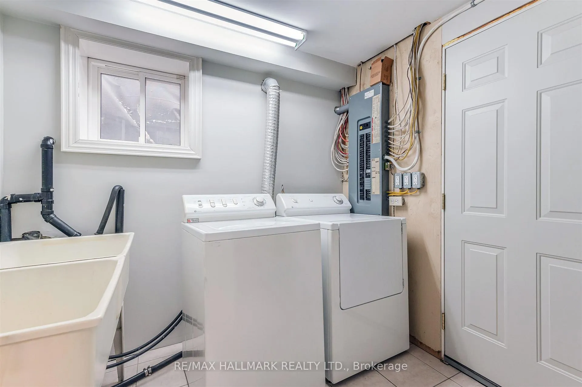 Photo 41 of 52 Athlone Road, Toronto, East York — HOMEH