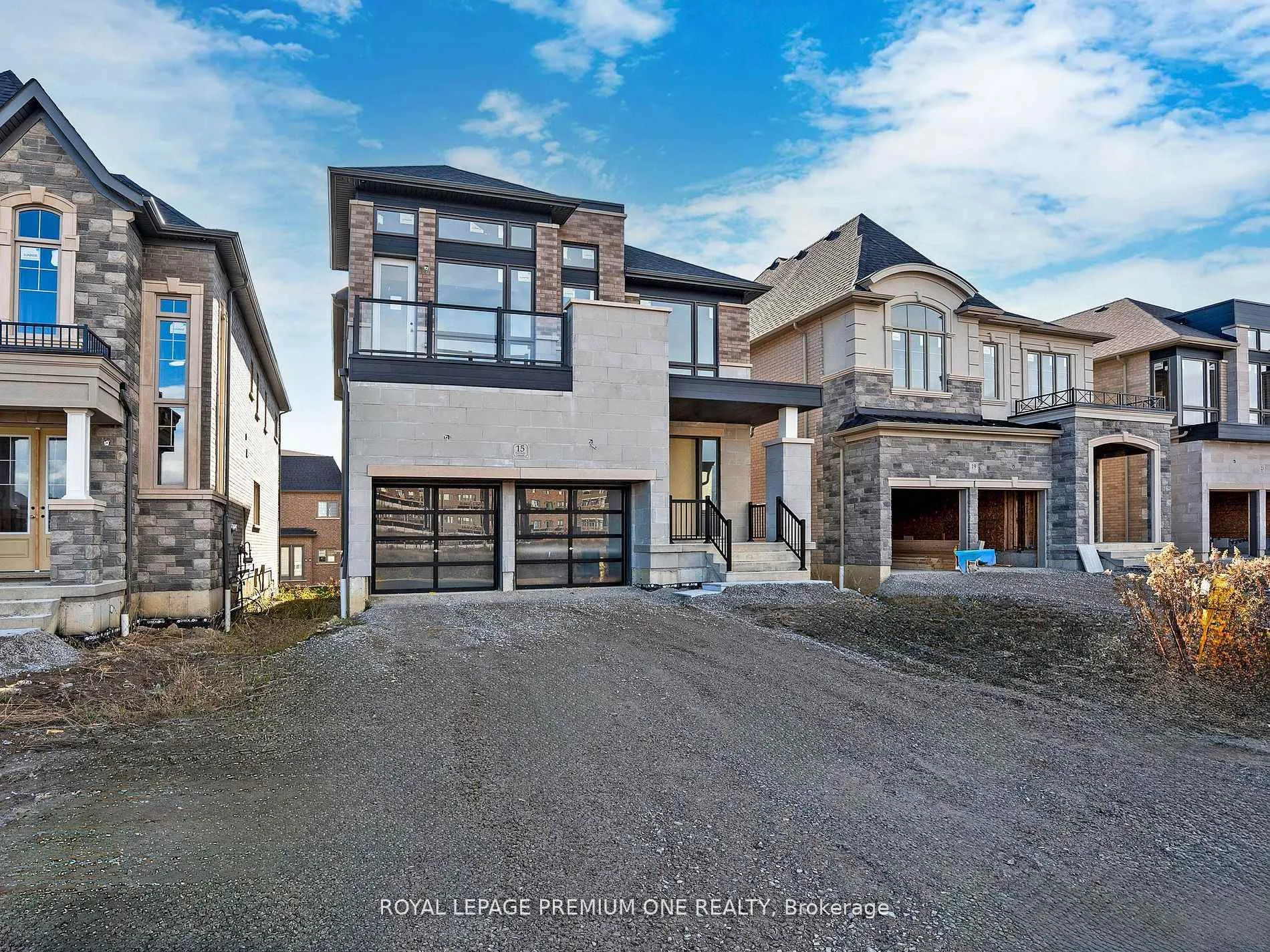 Photo 3 of 15 Antonietta Crescent, Vaughan, Vellore Village — HOMEH