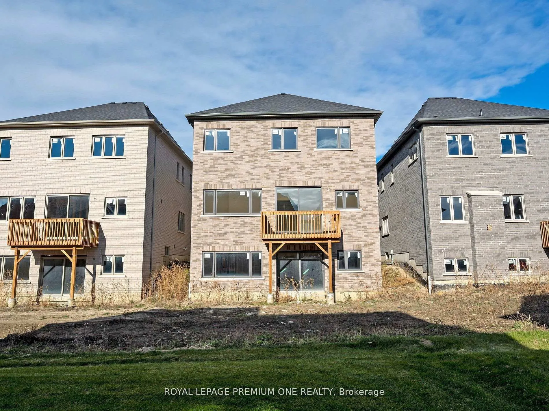 Photo 8 of 15 Antonietta Crescent, Vaughan, Vellore Village — HOMEH