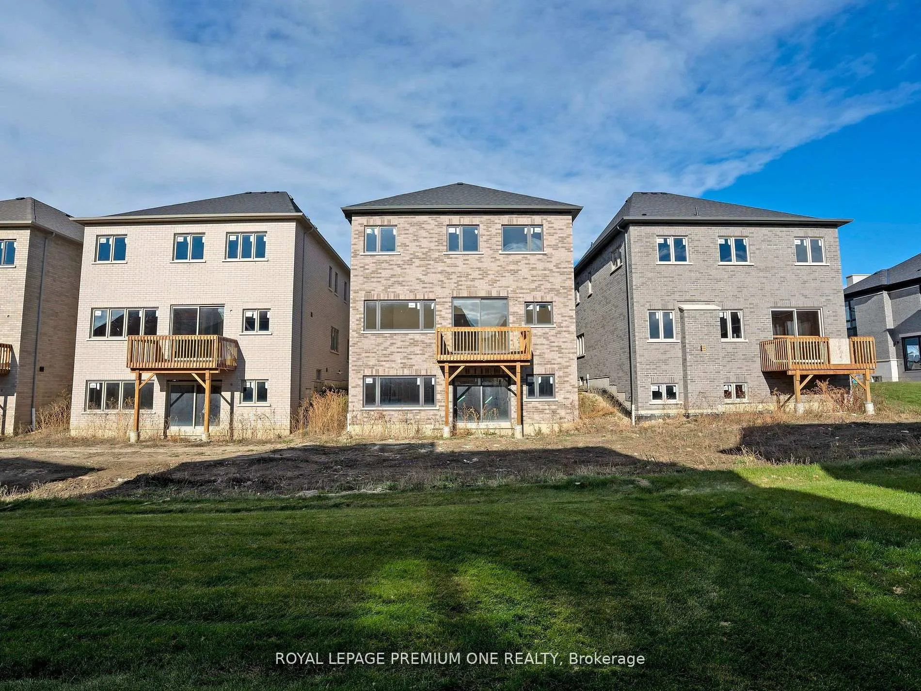 Photo 9 of 15 Antonietta Crescent, Vaughan, Vellore Village — HOMEH