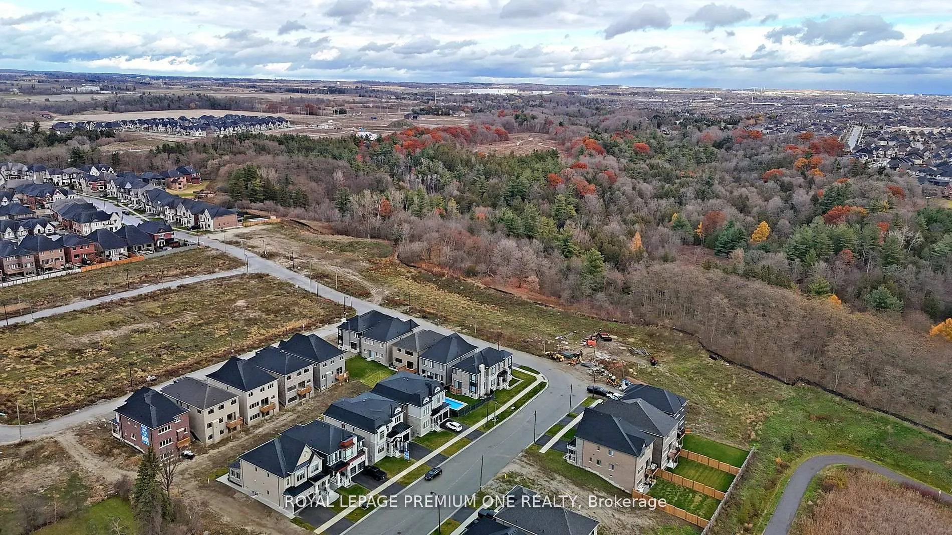 Photo 16 of 15 Antonietta Crescent, Vaughan, Vellore Village — HOMEH