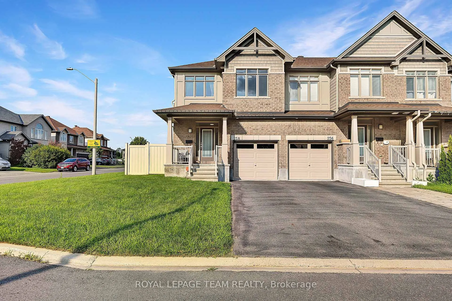 Front of 258 Gossamer Street