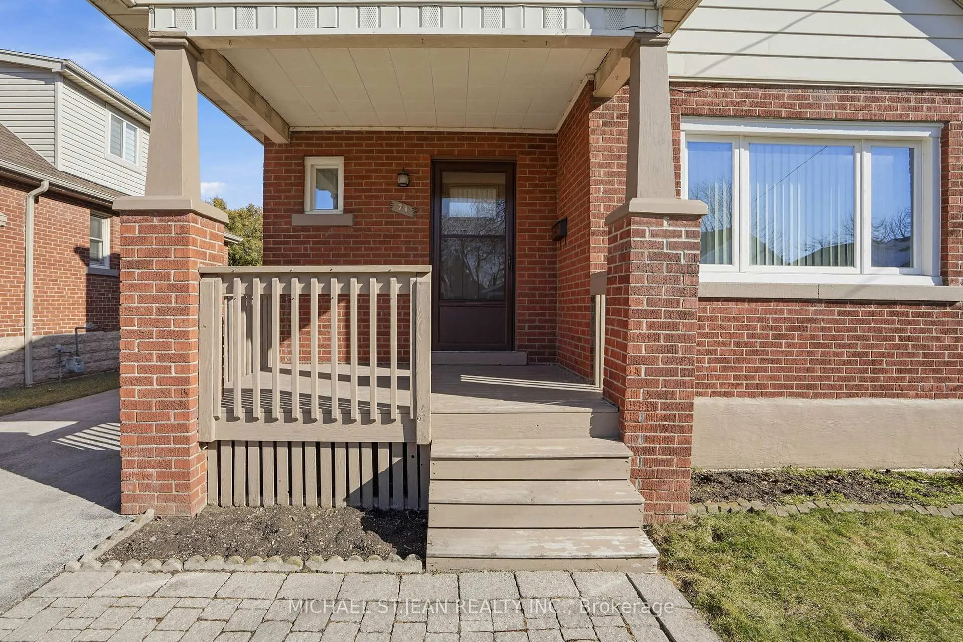 Photo 4 of 71 Weir Street S, Hamilton, Bartonville — HOMEH
