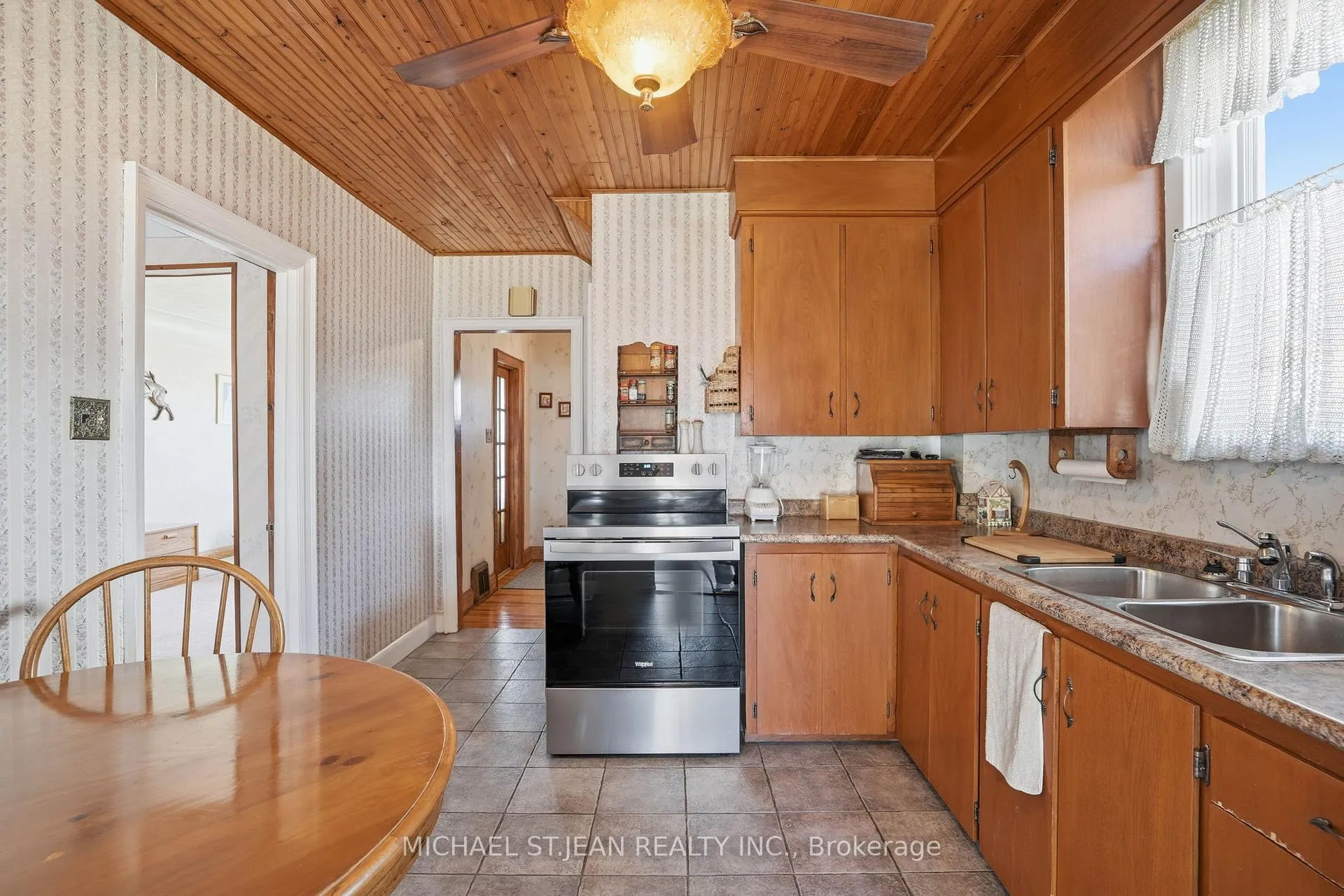 Photo 17 of 71 Weir Street S, Hamilton, Bartonville — HOMEH