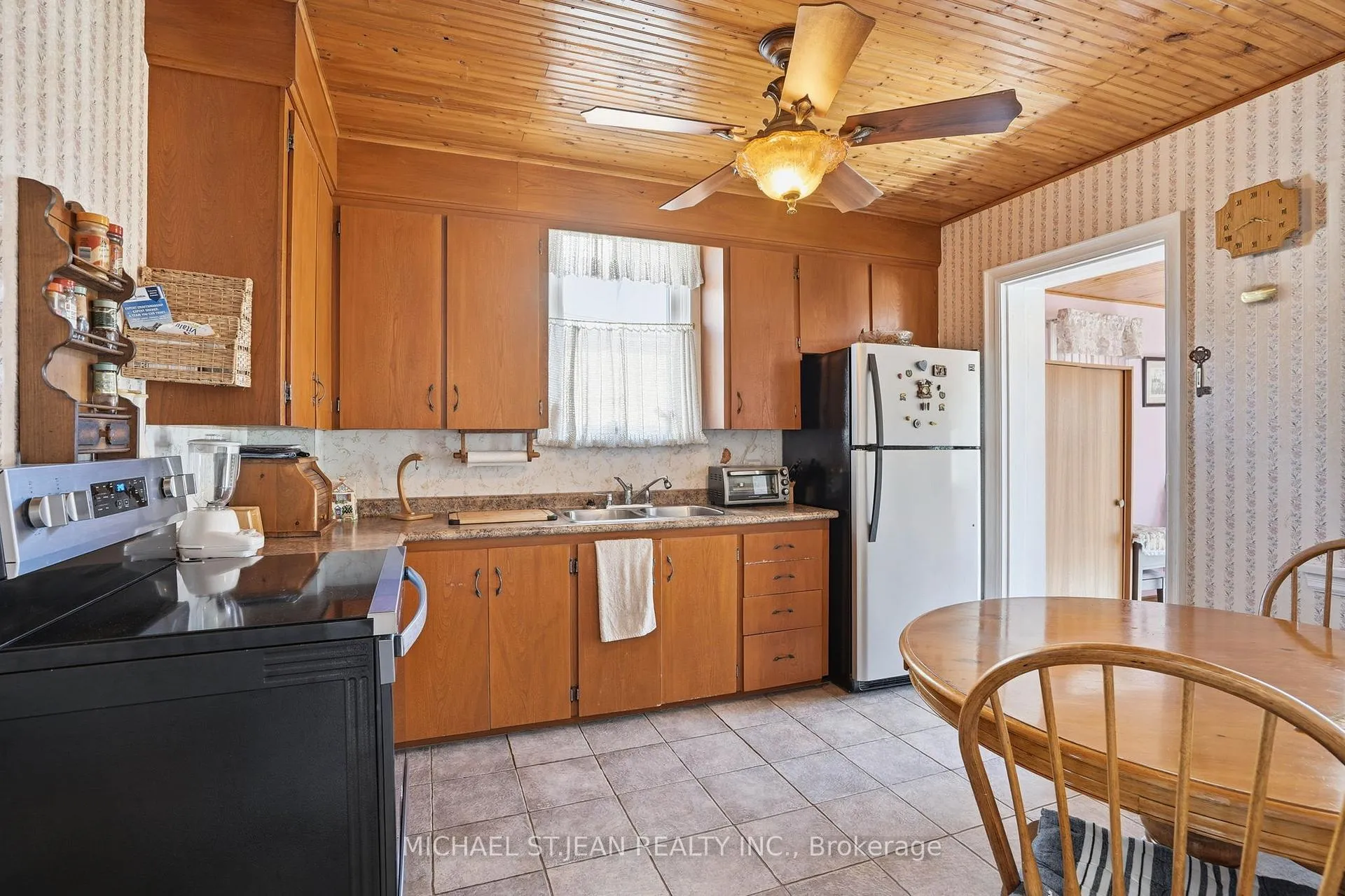 Photo 19 of 71 Weir Street S, Hamilton, Bartonville — HOMEH