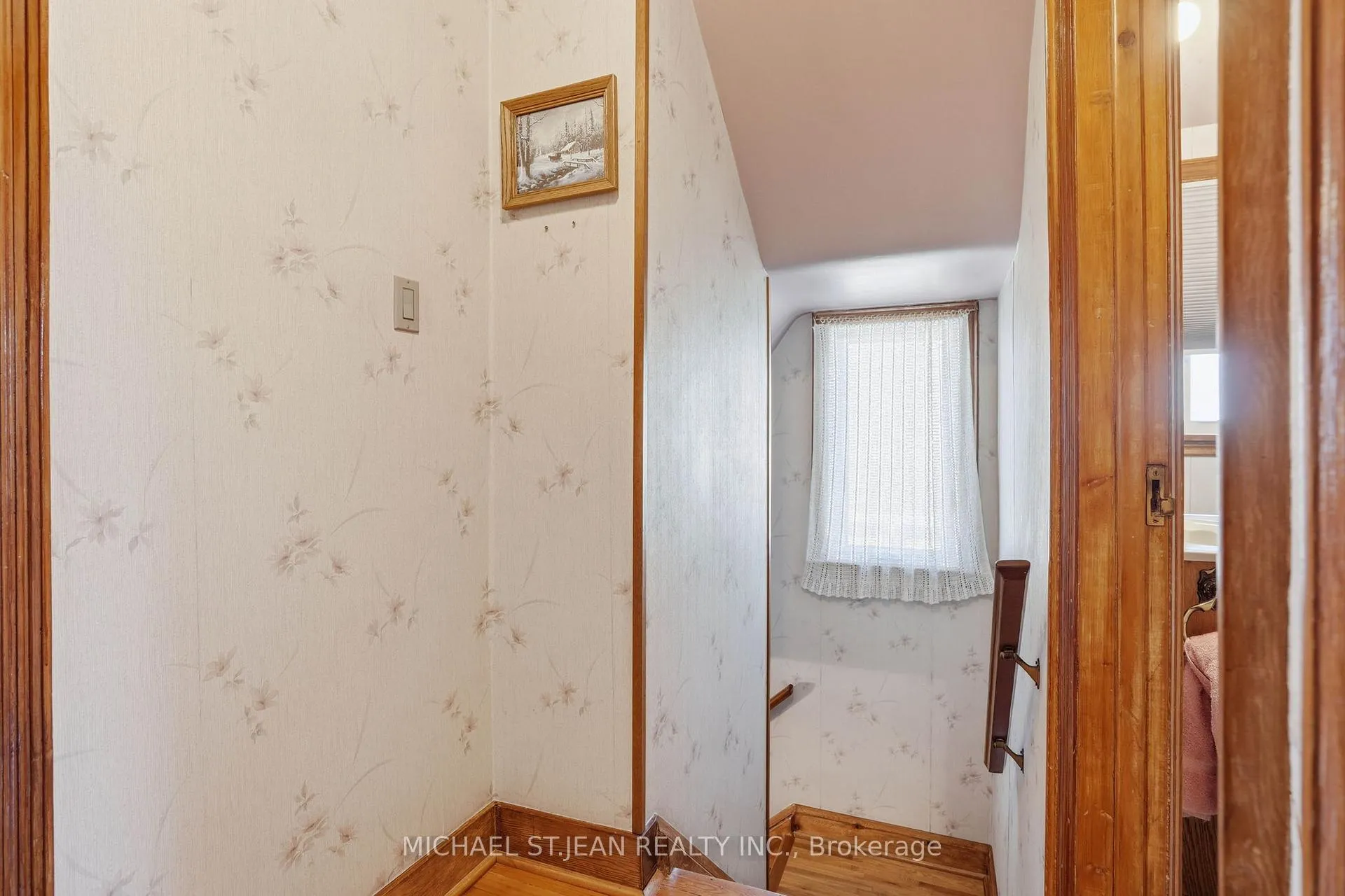 Photo 25 of 71 Weir Street S, Hamilton, Bartonville — HOMEH