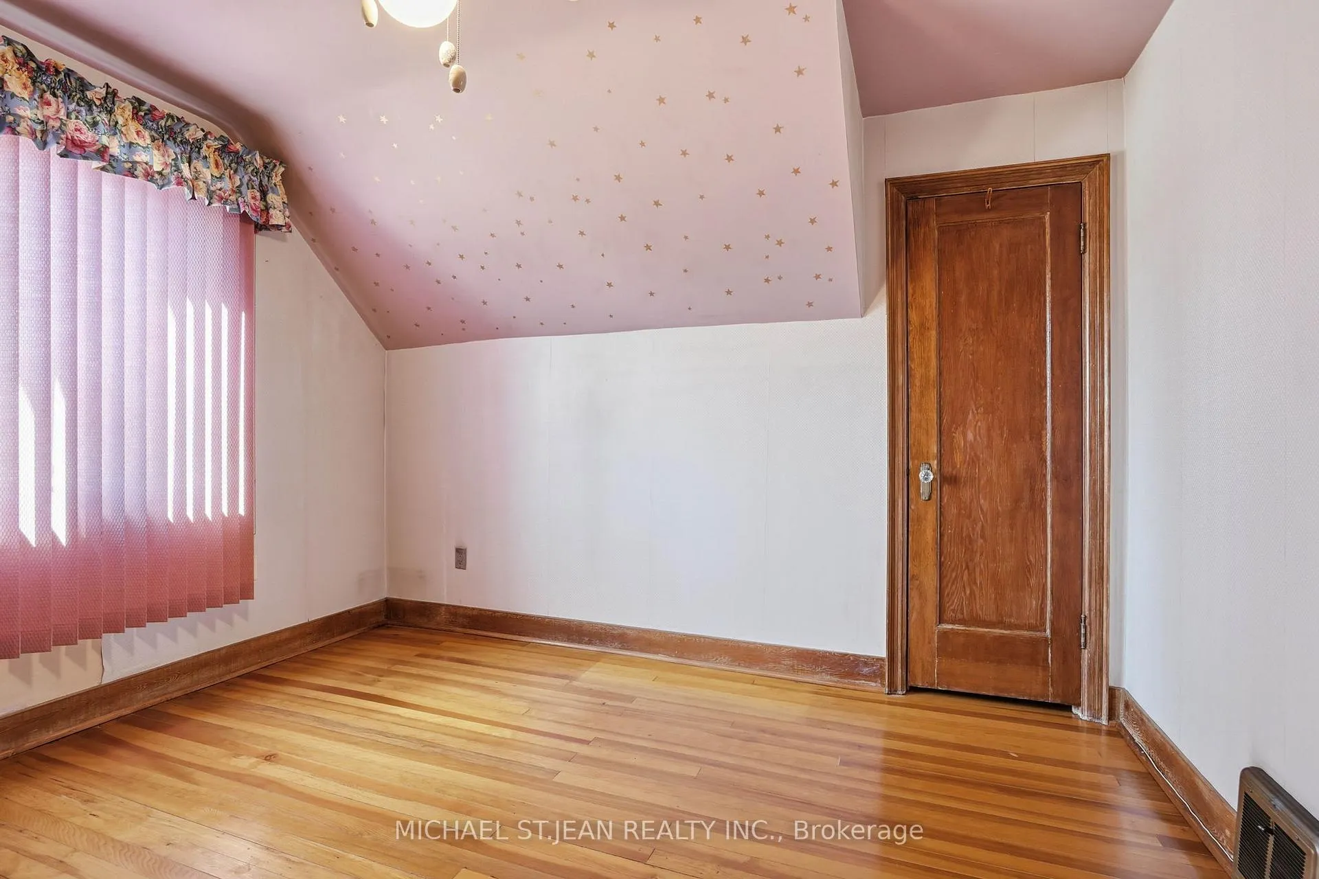 Photo 27 of 71 Weir Street S, Hamilton, Bartonville — HOMEH