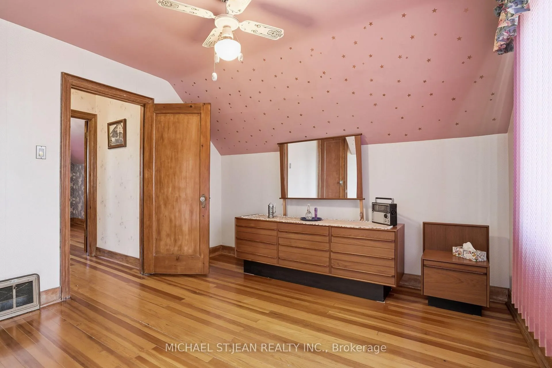 Photo 28 of 71 Weir Street S, Hamilton, Bartonville — HOMEH