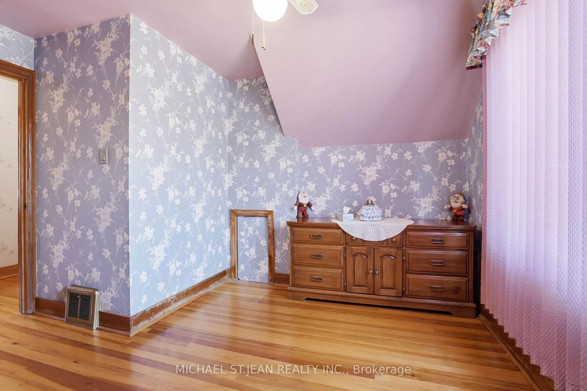 Photo 30 of 71 Weir Street S, Hamilton, Bartonville — HOMEH