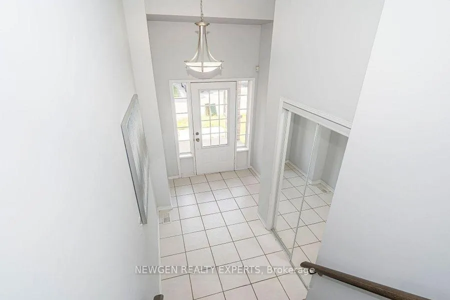 Photo 2 of 527 Rossland Road E, Ajax, Central West — HOMEH