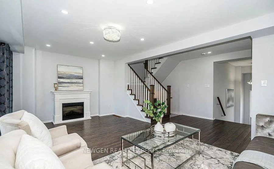 Photo 5 of 527 Rossland Road E, Ajax, Central West — HOMEH