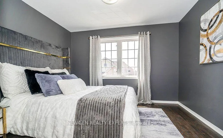 Photo 8 of 527 Rossland Road E, Ajax, Central West — HOMEH