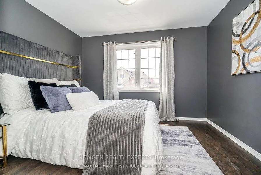 Photo 10 of 527 Rossland Road E, Ajax, Central West — HOMEH