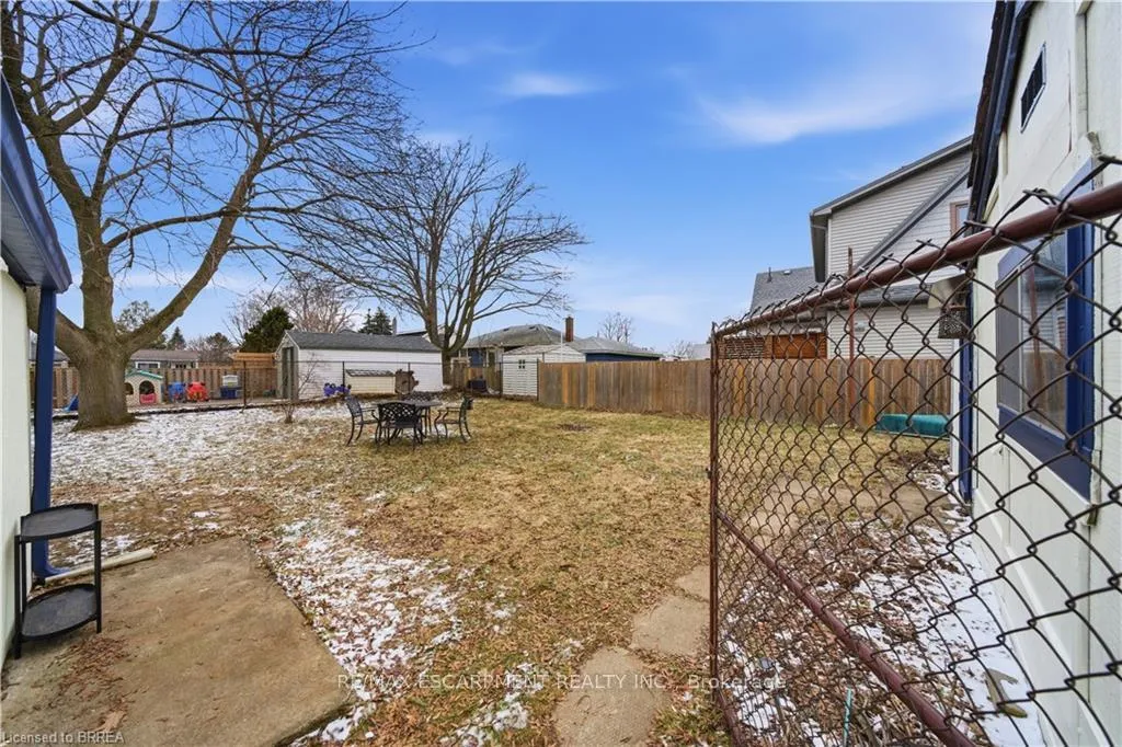 Photo 16 of 112 Dundas Street W, Brant, Paris — HOMEH