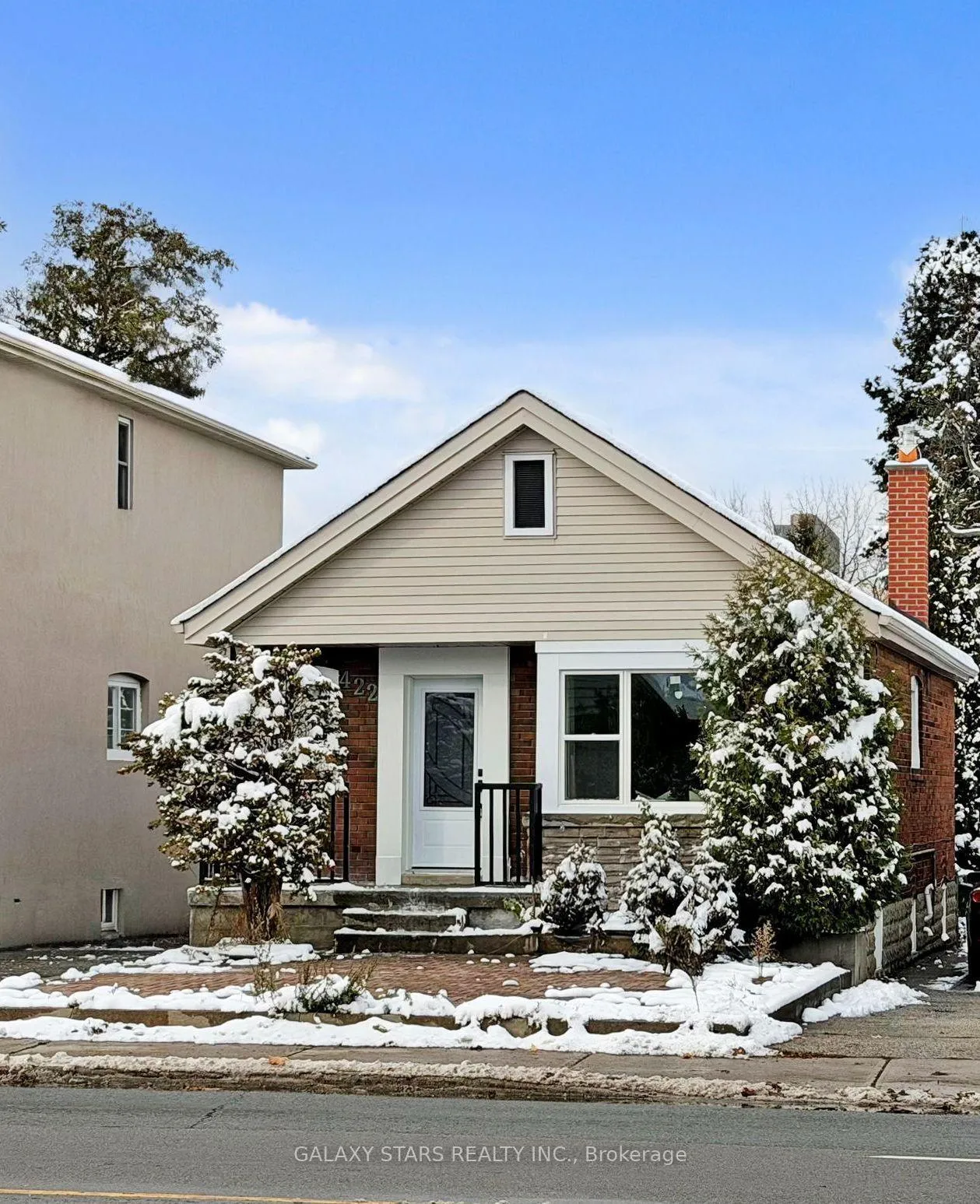 Photo 2 of 422 O'connor Drive, Toronto, East York — HOMEH