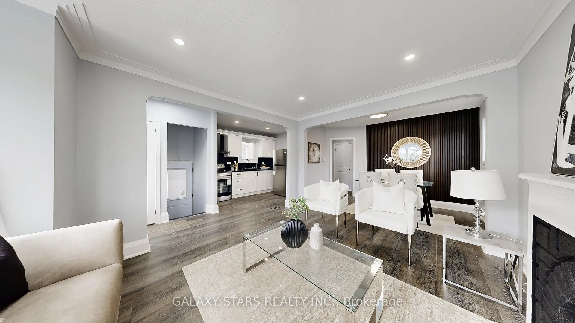 Photo 6 of 422 O'connor Drive, Toronto, East York — HOMEH