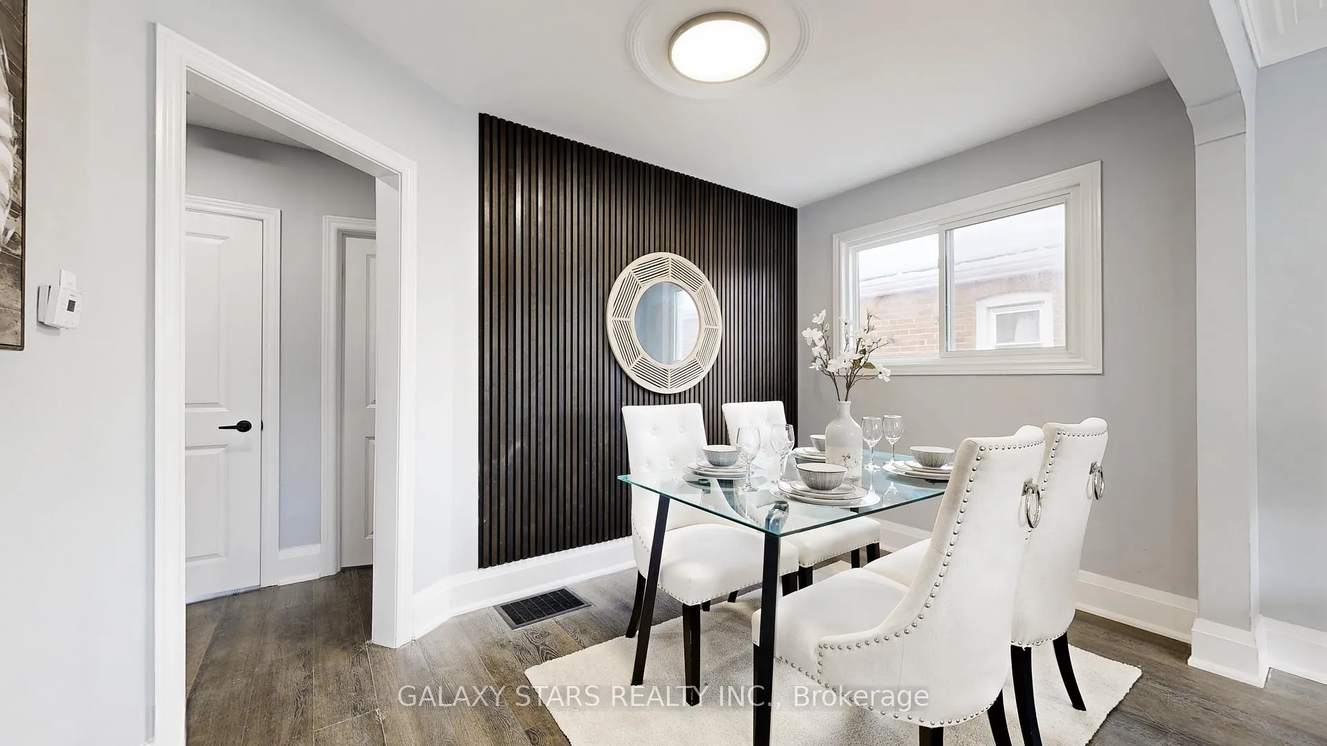 Photo 7 of 422 O'connor Drive, Toronto, East York — HOMEH