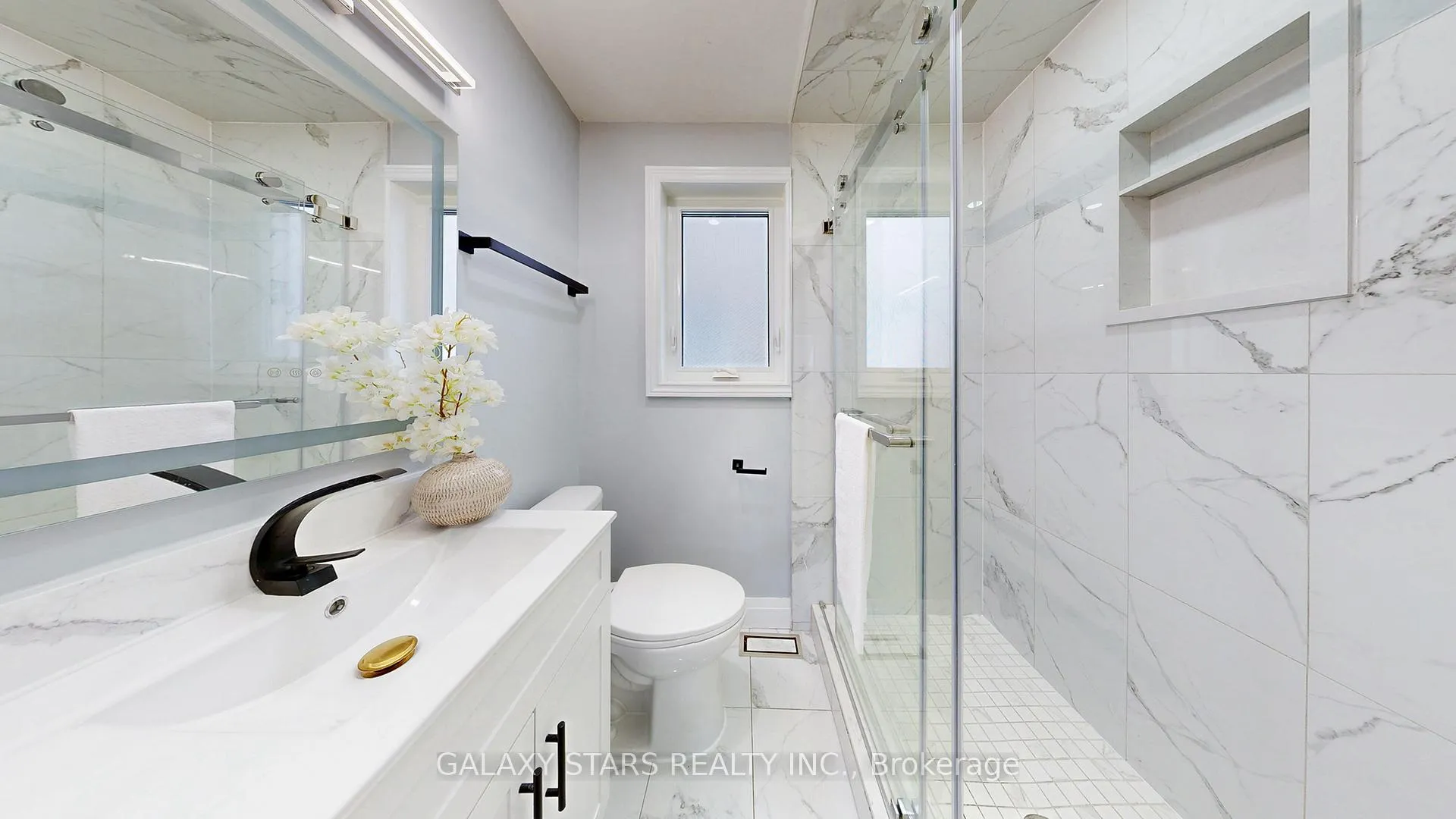 Photo 21 of 422 O'connor Drive, Toronto, East York — HOMEH