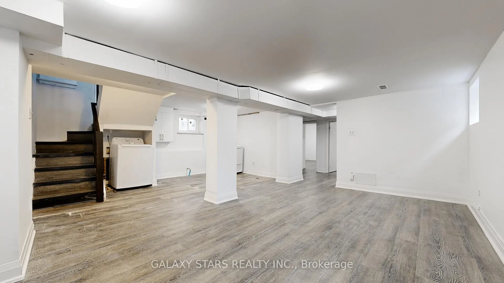 Photo 25 of 422 O'connor Drive, Toronto, East York — HOMEH