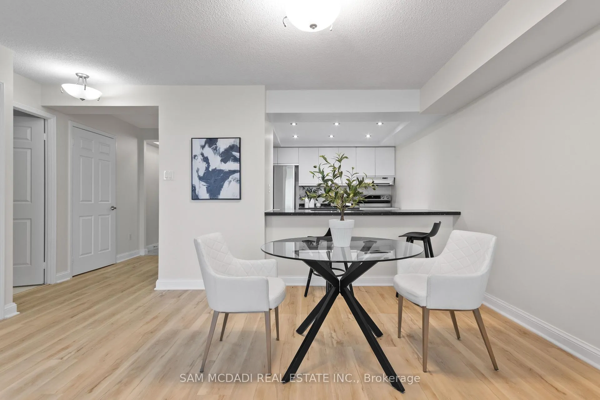 Photo 7 of Unit 2106, 24 Hanover Road S, Brampton, Queen Street Corridor — HOMEH