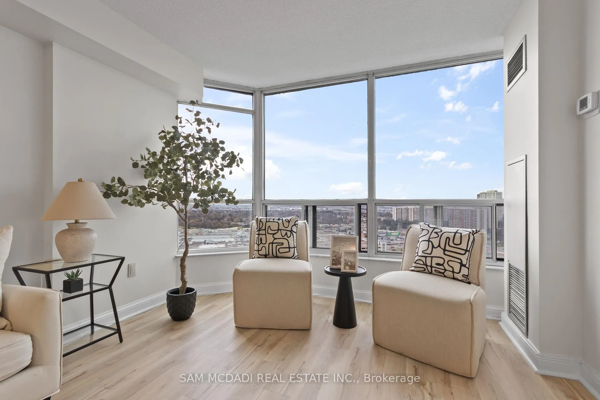 Photo 10 of Unit 2106, 24 Hanover Road S, Brampton, Queen Street Corridor — HOMEH