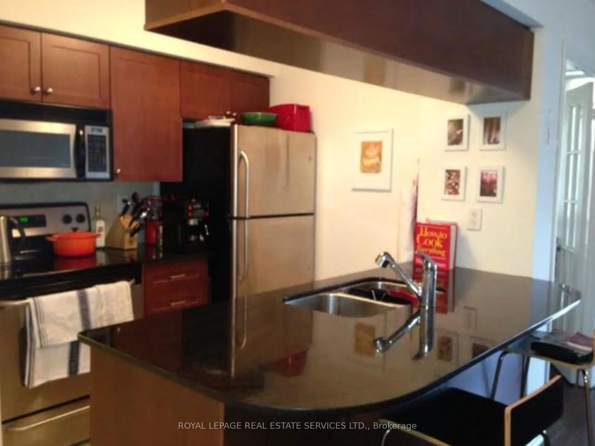 Photo 2 of Unit 804, 60 St Clair Avenue W, Toronto, Yonge-St. Clair — HOMEH