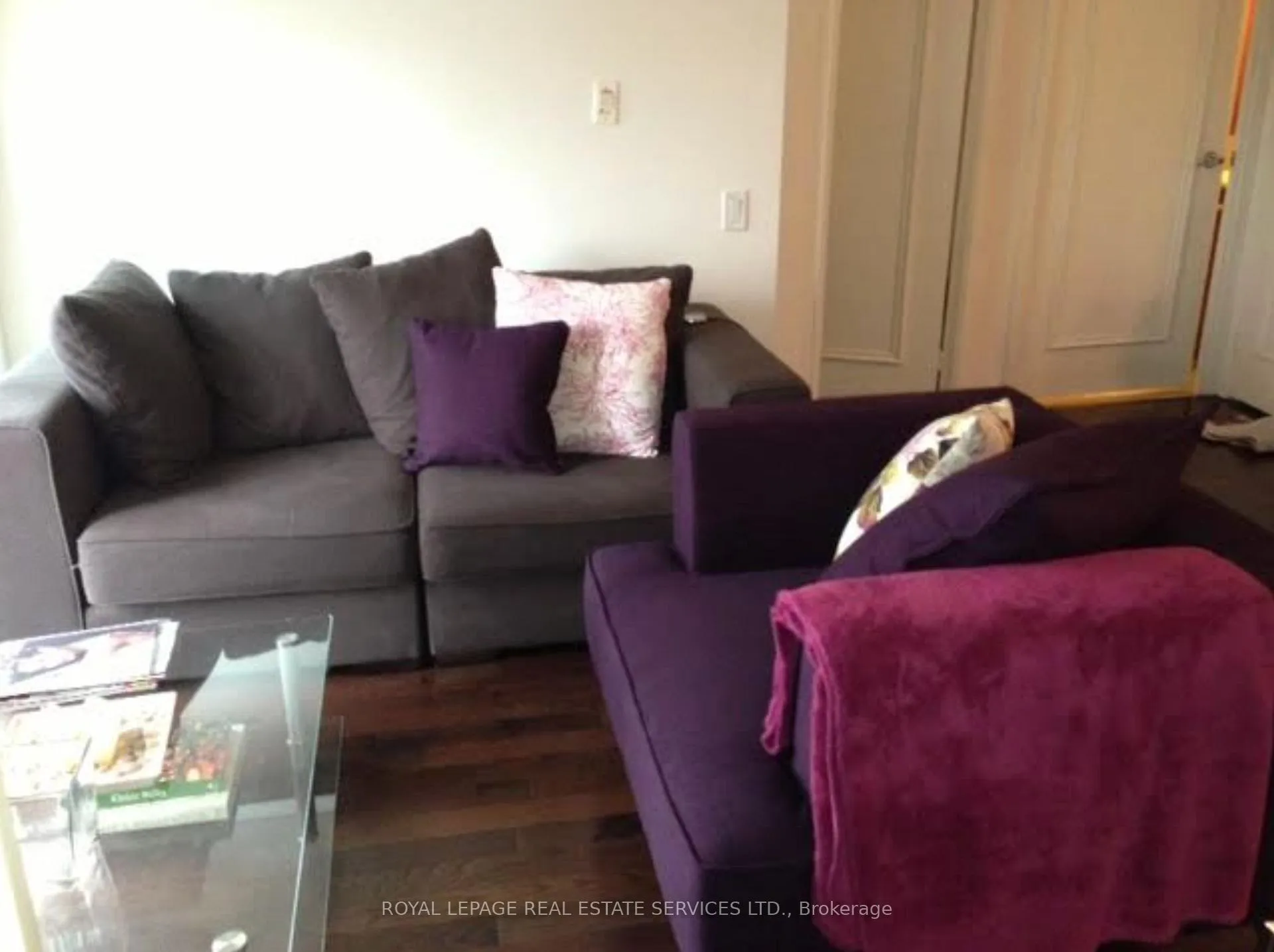 Photo 3 of Unit 804, 60 St Clair Avenue W, Toronto, Yonge-St. Clair — HOMEH