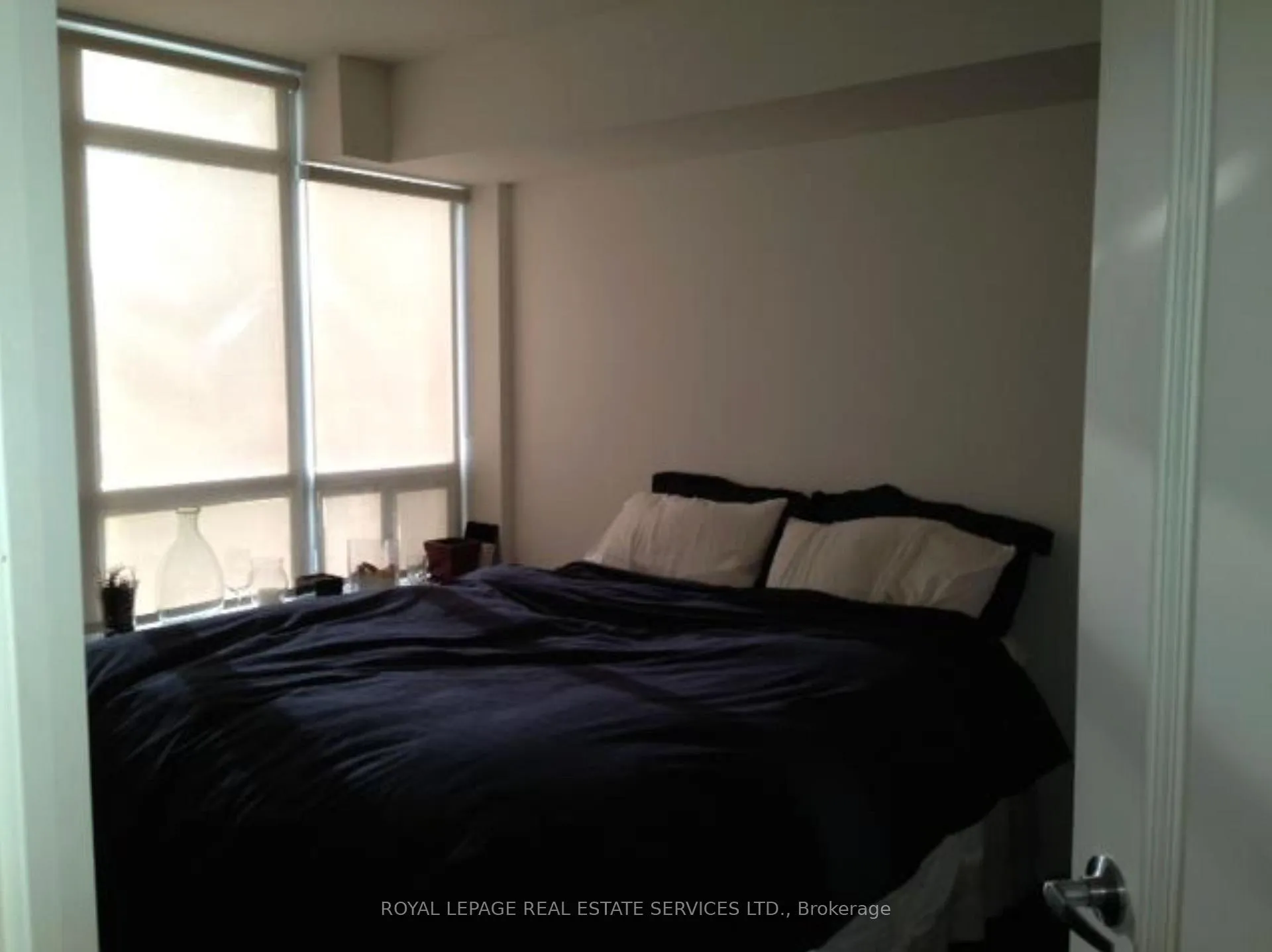 Photo 4 of Unit 804, 60 St Clair Avenue W, Toronto, Yonge-St. Clair — HOMEH