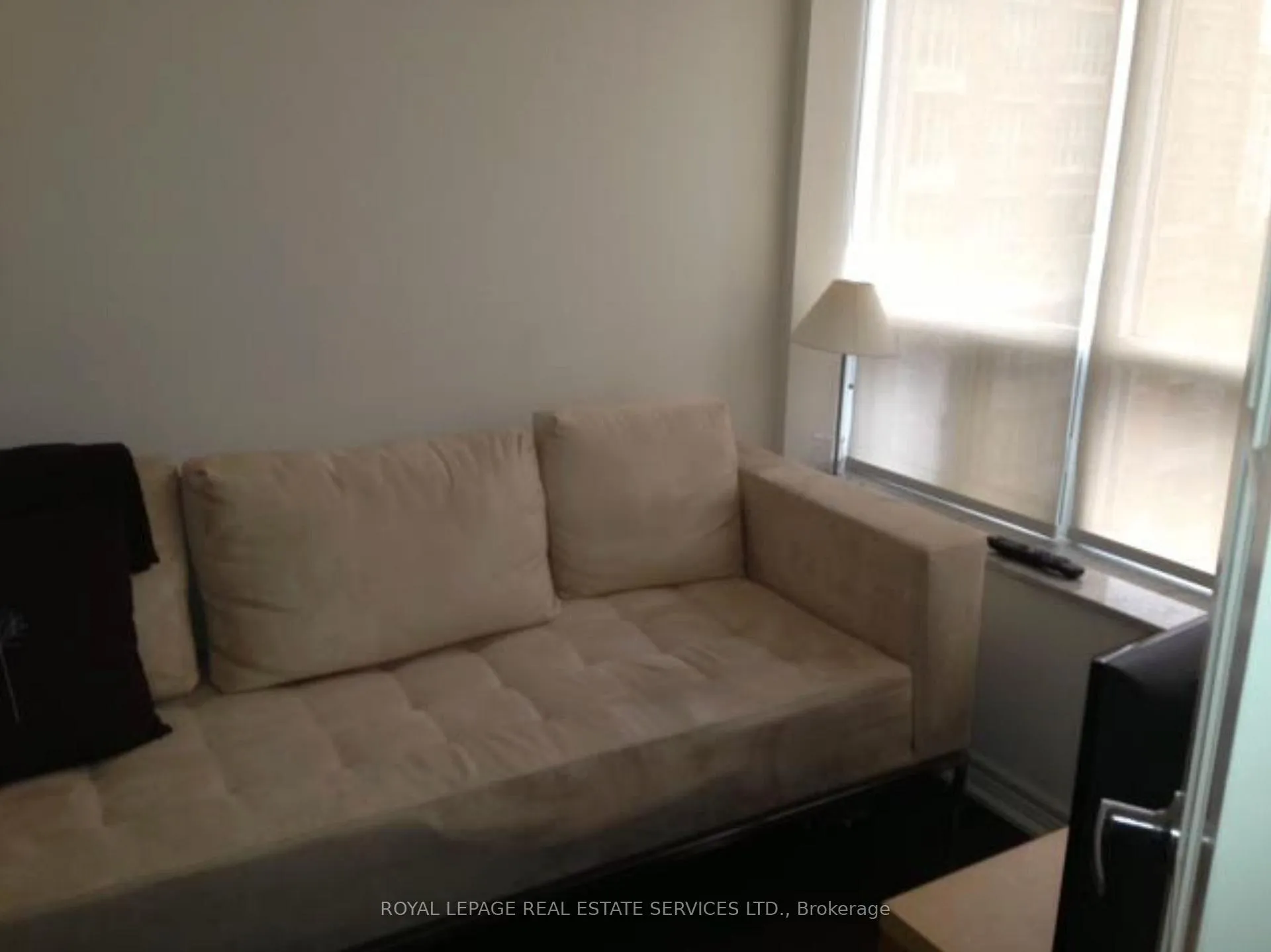 Photo 5 of Unit 804, 60 St Clair Avenue W, Toronto, Yonge-St. Clair — HOMEH