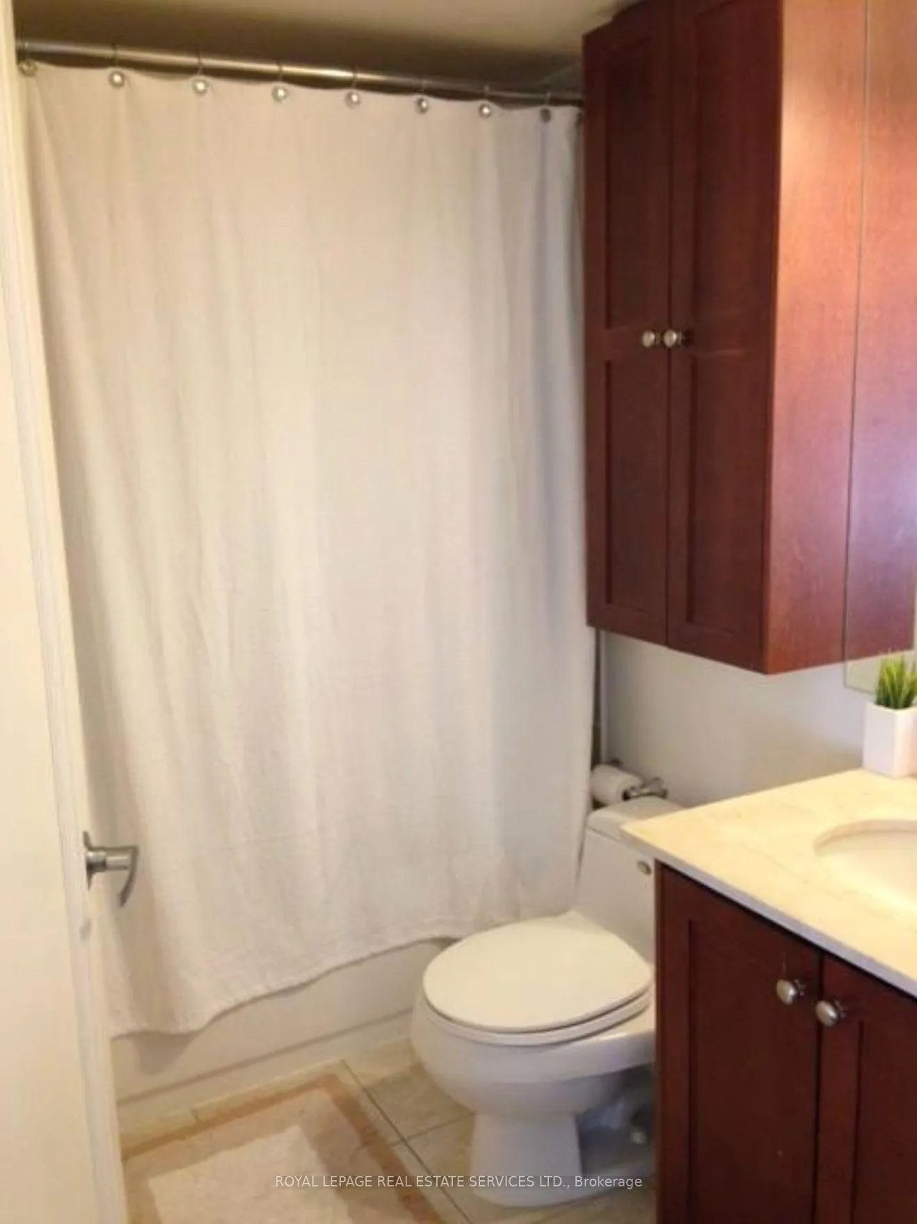 Photo 6 of Unit 804, 60 St Clair Avenue W, Toronto, Yonge-St. Clair — HOMEH