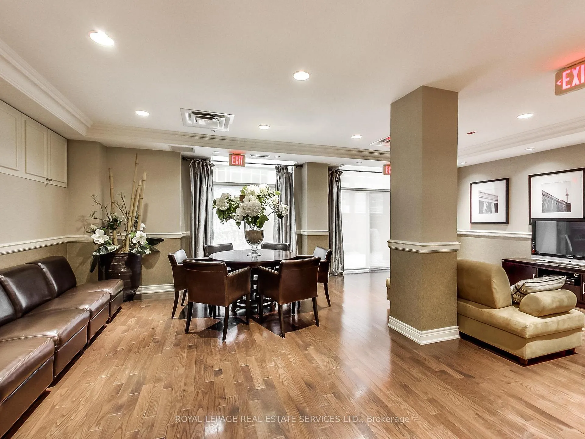 Photo 10 of Unit 804, 60 St Clair Avenue W, Toronto, Yonge-St. Clair — HOMEH