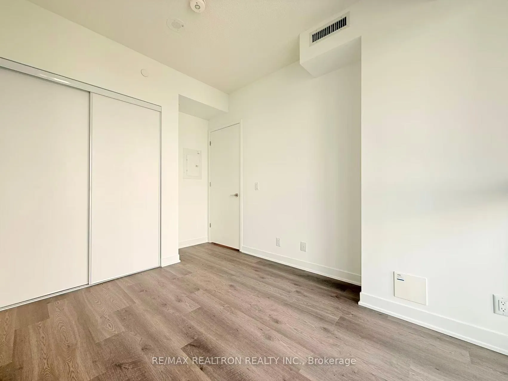 Photo 13 of Unit 2616, 180 Front Street E, Toronto, Moss Park — HOMEH