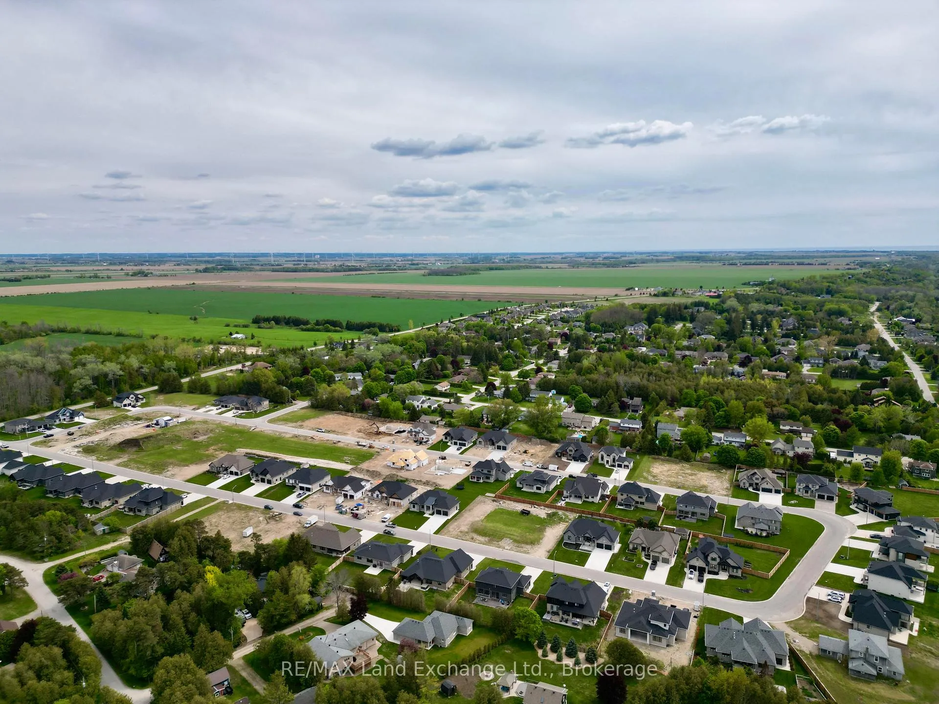 Photo 38 of 964 Bogdanovic Way, Huron-Kinloss — HOMEH
