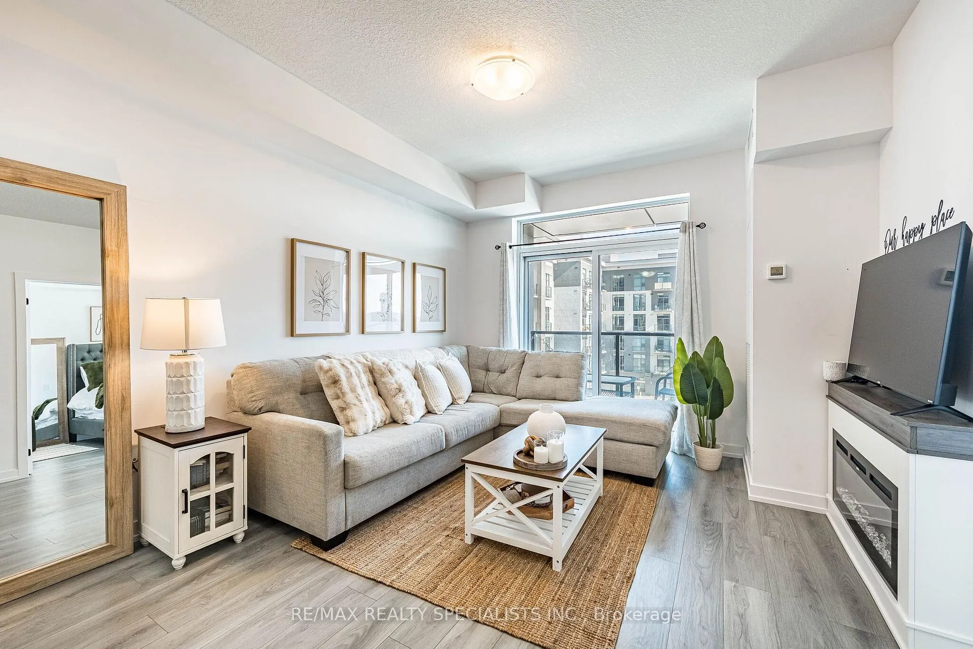 Photo 2 of Unit 418, 470 Dundas Street E, Hamilton, Waterdown — HOMEH