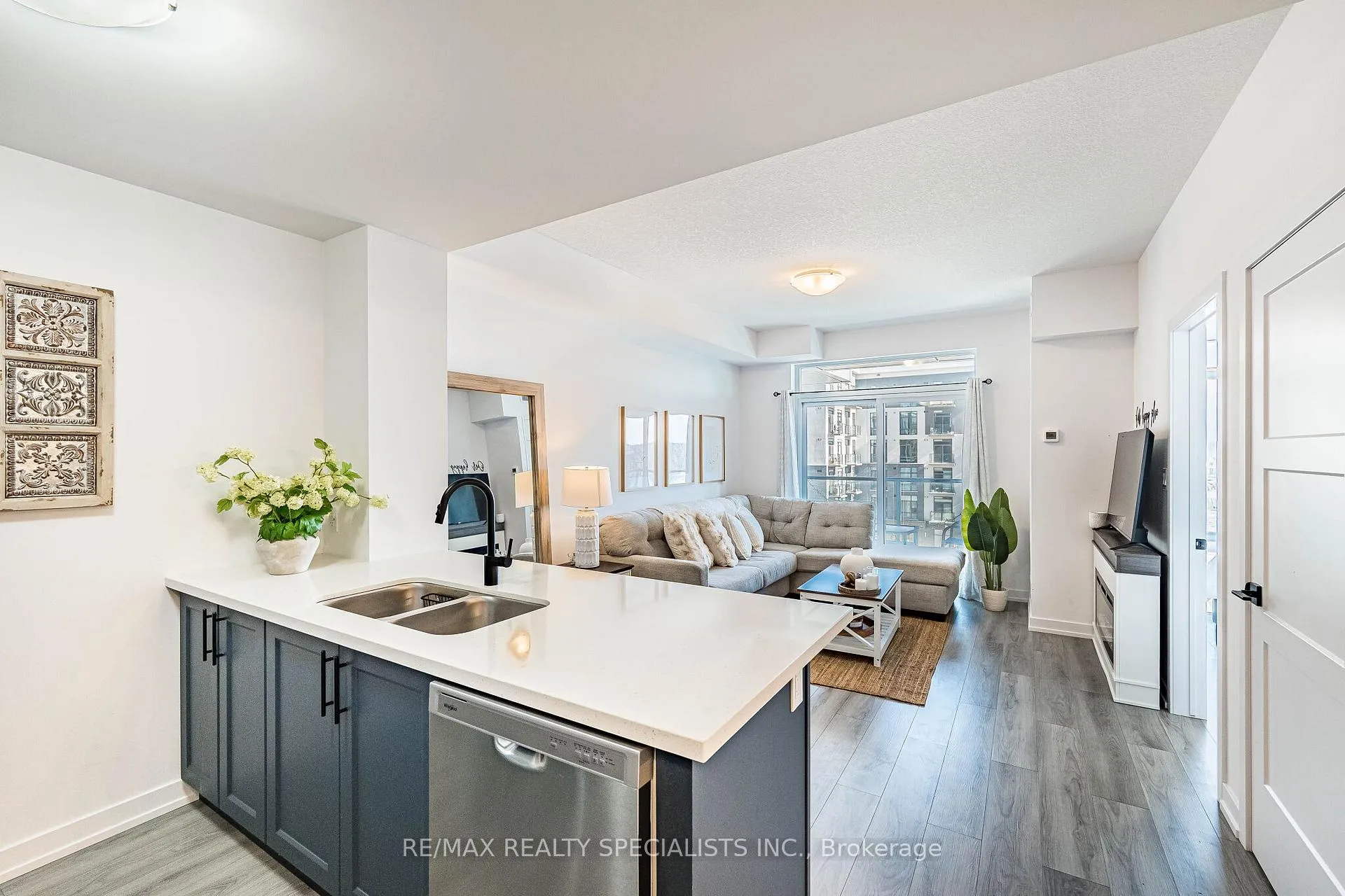 Photo 3 of Unit 418, 470 Dundas Street E, Hamilton, Waterdown — HOMEH