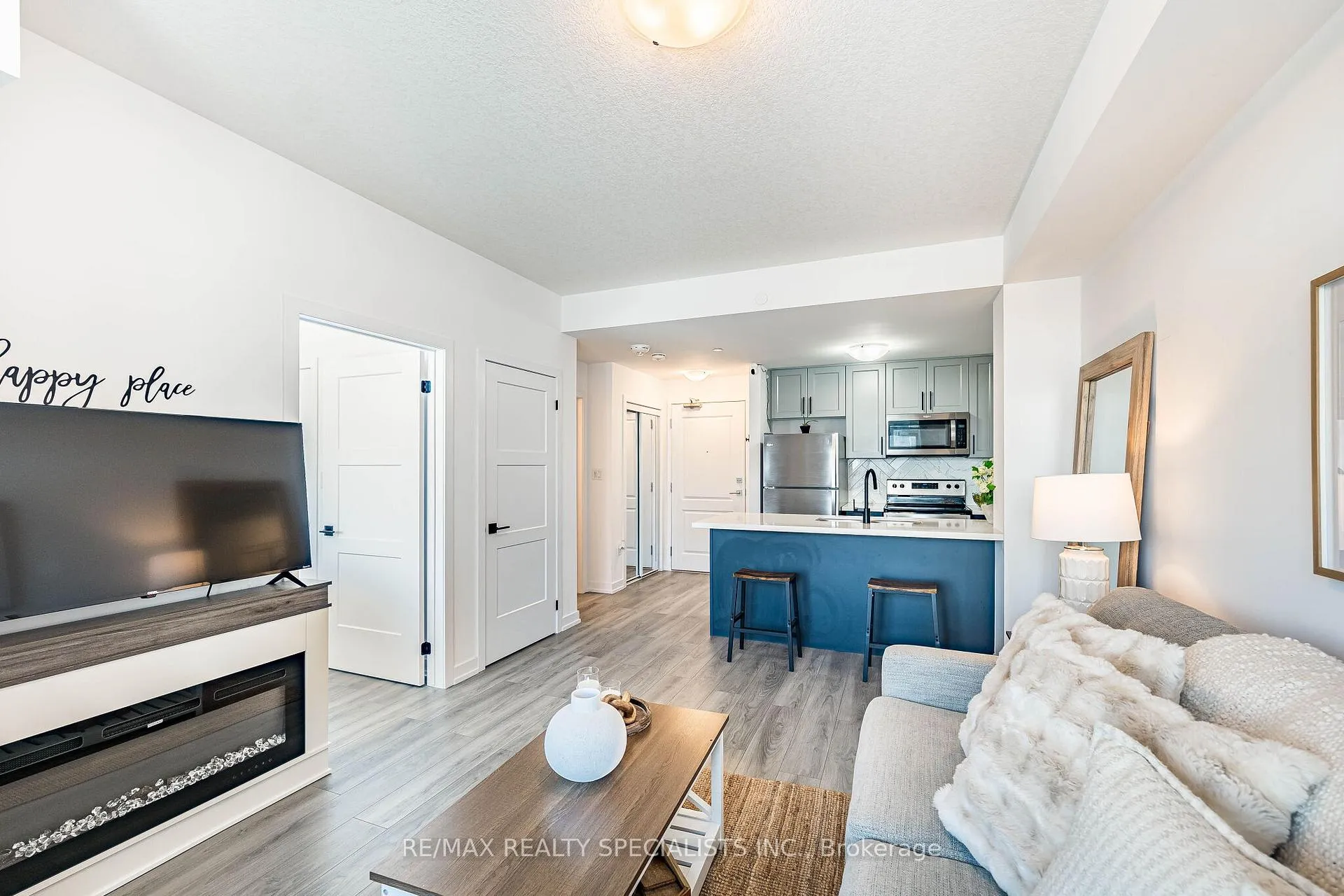 Photo 4 of Unit 418, 470 Dundas Street E, Hamilton, Waterdown — HOMEH
