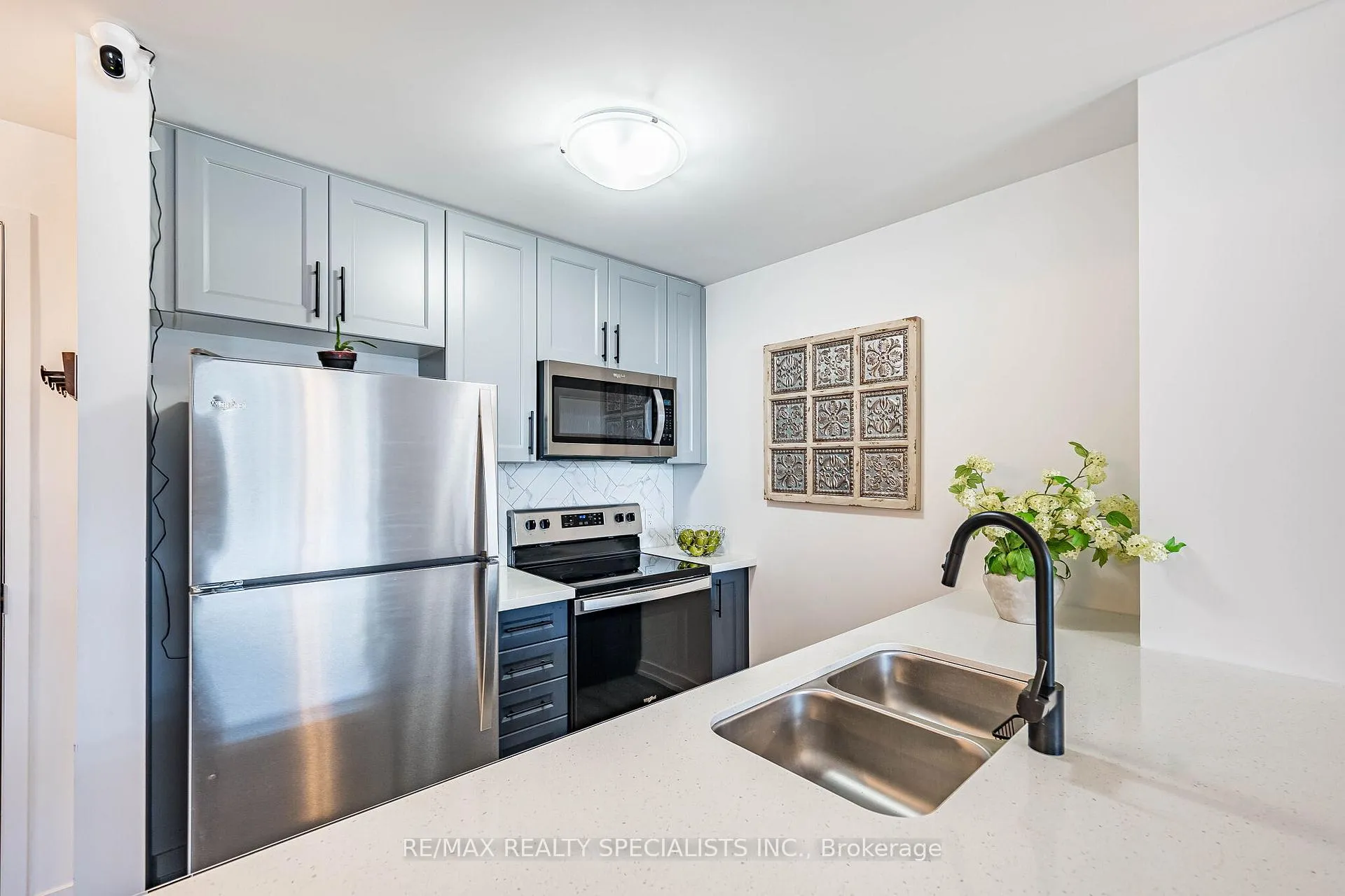 Photo 6 of Unit 418, 470 Dundas Street E, Hamilton, Waterdown — HOMEH
