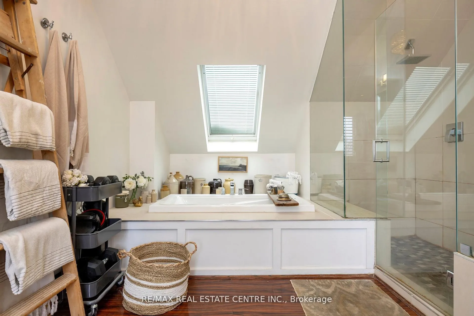 Photo 33 of 23 Milton Heights Crescent, Milton, Timberlea — HOMEH