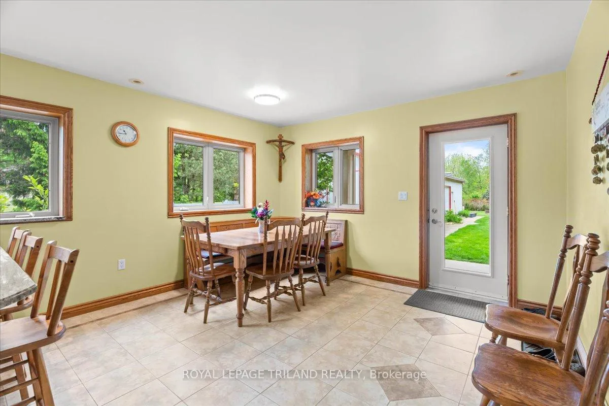 Photo 12 of 3115 Napperton Drive, Adelaide Metcalfe, Rural Adelaide Metcalfe — HOMEH