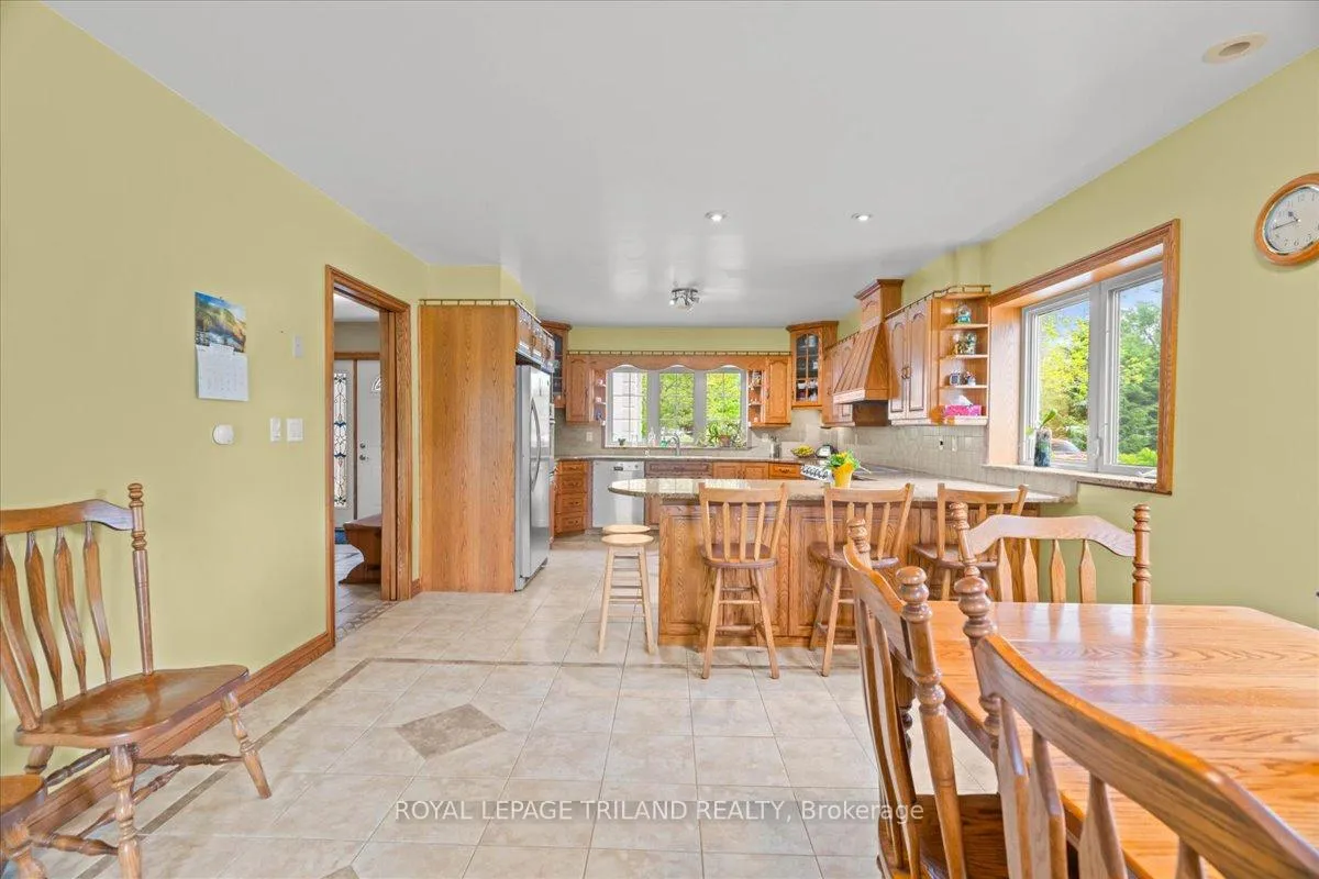 Photo 14 of 3115 Napperton Drive, Adelaide Metcalfe, Rural Adelaide Metcalfe — HOMEH