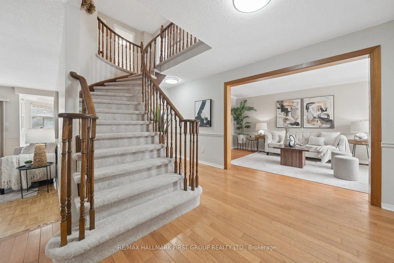 Photo 2 of 658 Cognac Crescent, Pickering, Amberlea — HOMEH