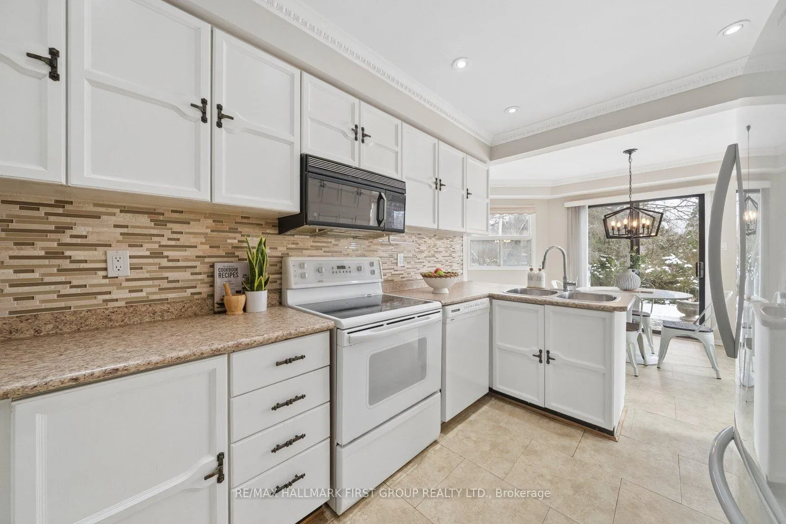 Photo 10 of 658 Cognac Crescent, Pickering, Amberlea — HOMEH