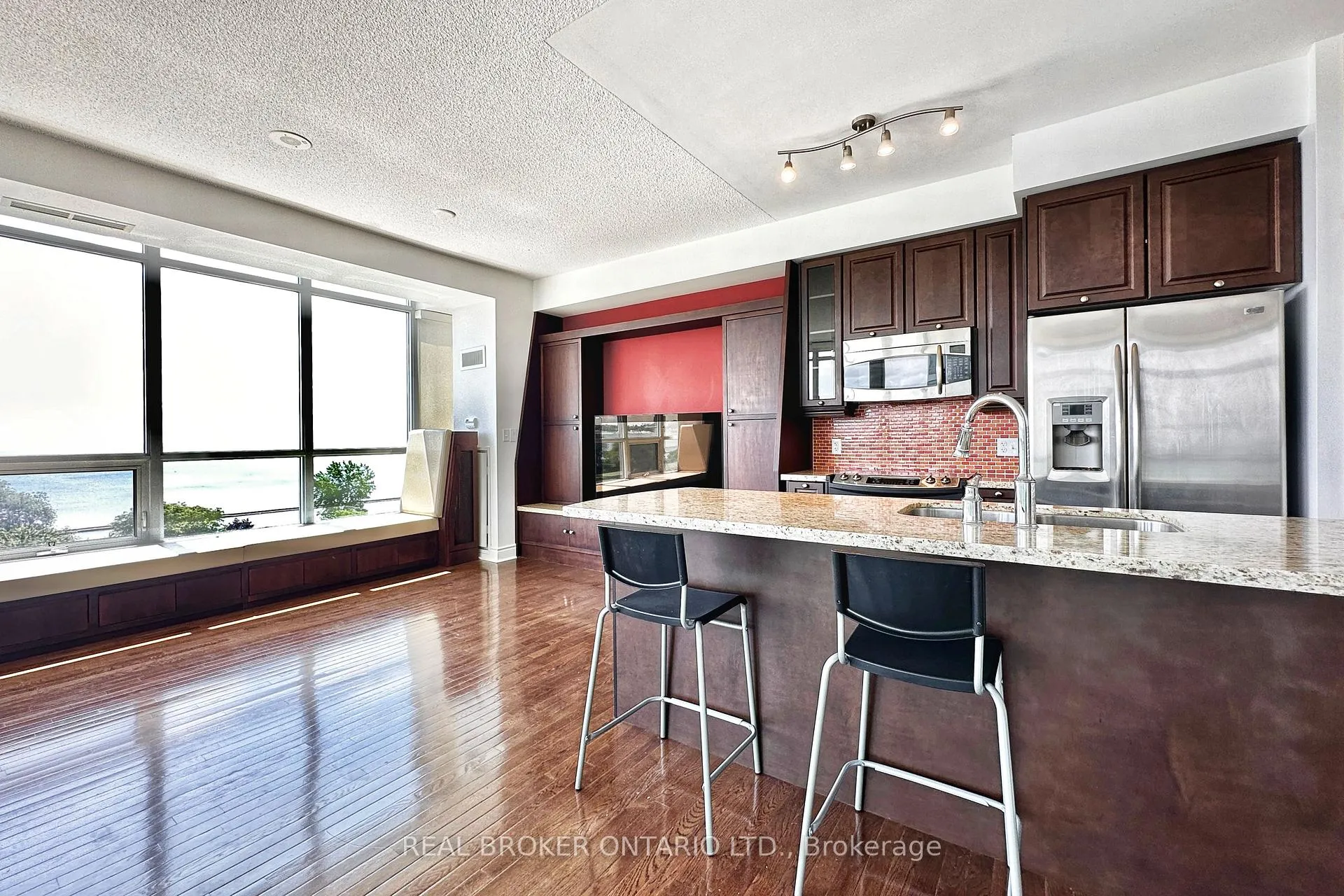 Photo 9 of Unit 807, 1910 Lakeshore Boulevard, Toronto, High Park-Swansea — HOMEH
